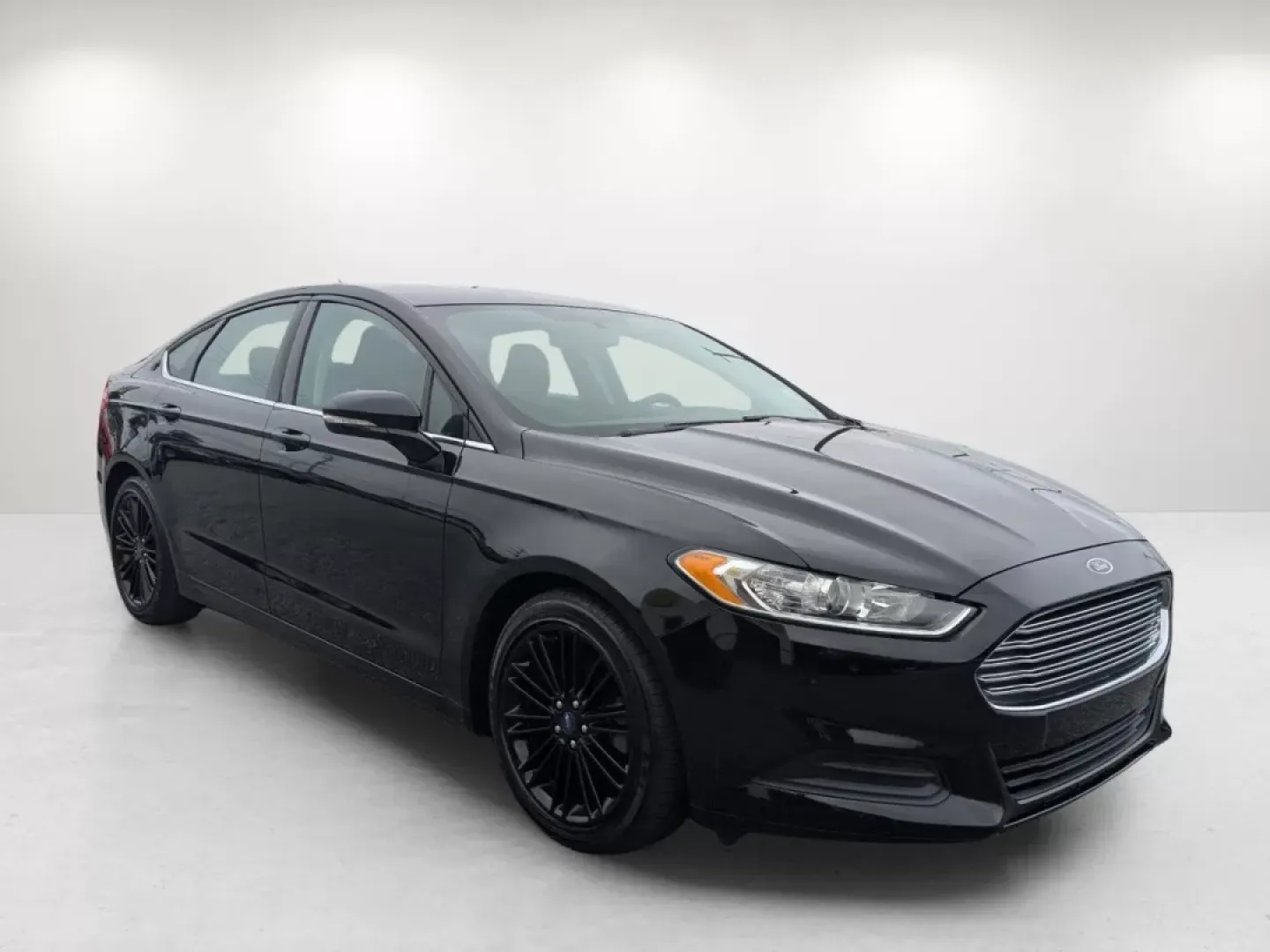 2016 Ford Fusion SE (1FA6P0H75G5) with an Other engine, located at 5115 14th Ave., Columbus, GA, 31904, (706) 323-0345, 32.511494, -84.971046 - **Discover Your Next Adventure with the 2016 Ford Fusion SE at Gils Auto!**<br /> <br /> Are you in search of a versatile sedan that perfectly balances style, comfort, and practicality? Look no further than the 2016 Ford Fusion SE, available now at Gils Auto in Phenix City, AL! This exceptional vehi - Photo#2