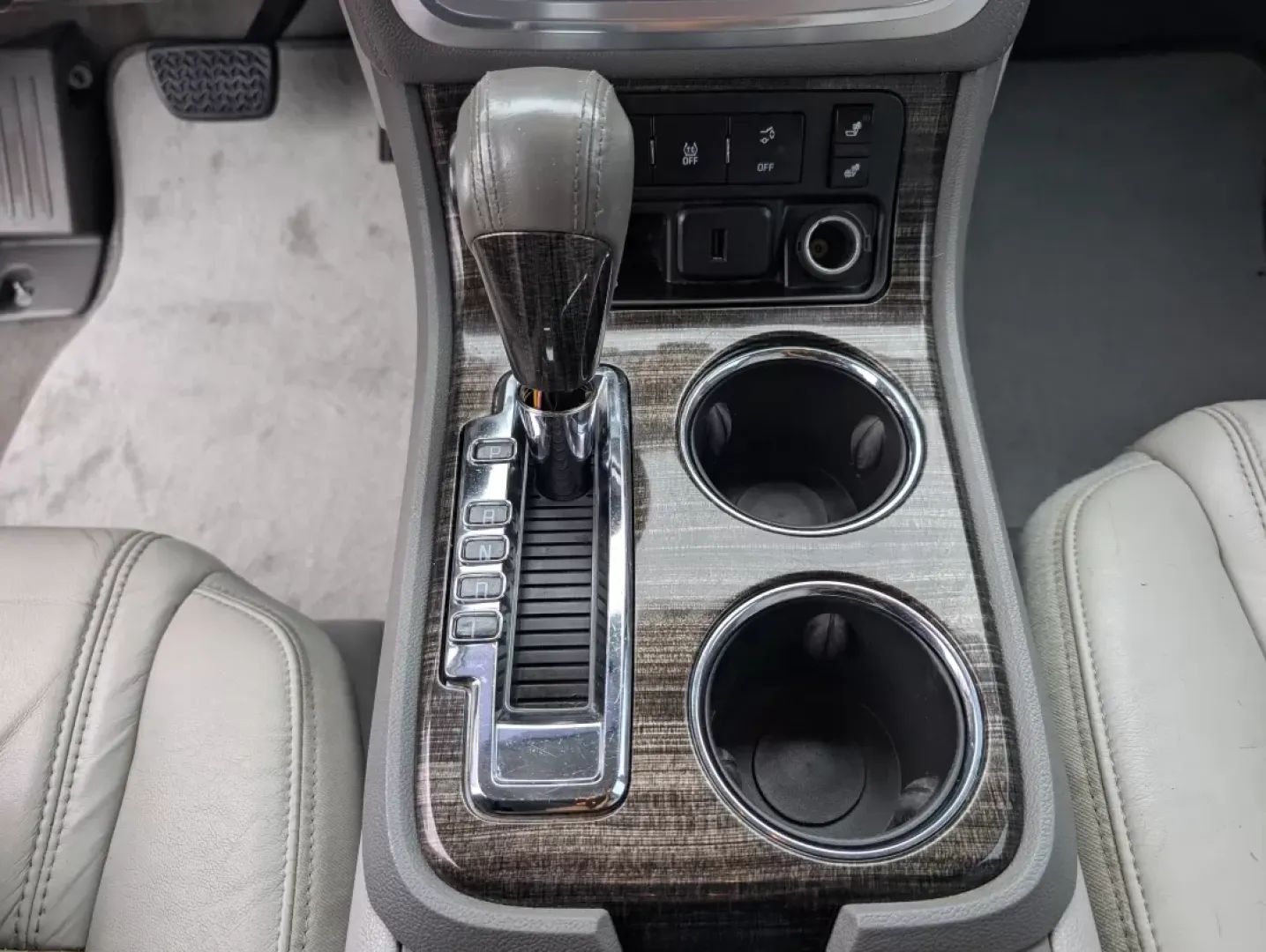 2016 /Light Titanium GMC Acadia SLT (1GKKRRKD1GJ) with an Other engine, located at 804 22nd Ave, Phenix City, AL, 36870, (334) 297-1860, 32.484749, -85.024475 - **Adventure Awaits with the 2016 GMC Acadia SLT Perfect for Your Family's Next Road Trip!**<br /> <br /> Get ready to elevate your family outings with this stunning 2016 GMC Acadia SLT, now available at Gils Auto in Phenix City, AL! This spacious SUV not only offers ample room for up to seven passe - Photo#13