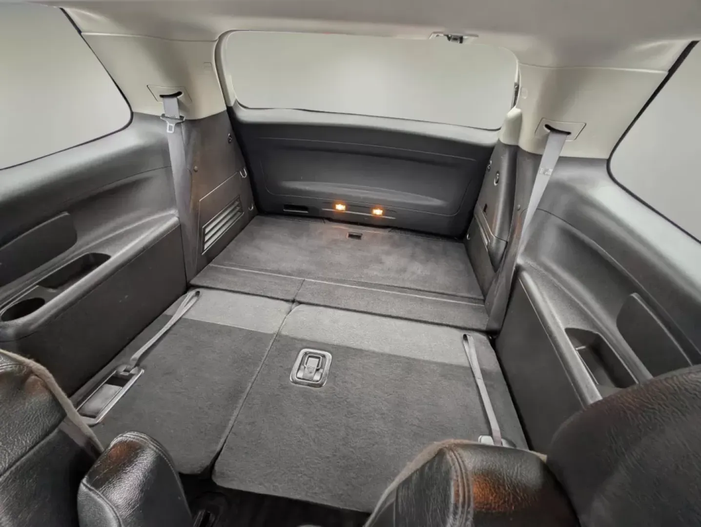 2016 /Ebony GMC Acadia SLE (1GKKRPKD5GJ) with an Other engine, located at 3959 U.S. 80 W, Phenix City, AL, 36870, (334) 297-4885, 32.469296, -85.135185 - **Adventure Awaits with the 2016 GMC Acadia SLE in Phenix City, AL!**<br /> <br /> Are you ready to elevate your family outings or weekend adventures? The 2016 GMC Acadia SLE is designed for those who crave versatility, comfort, and safety in their daily drives and excursions. Whether you're embarki - Photo#12