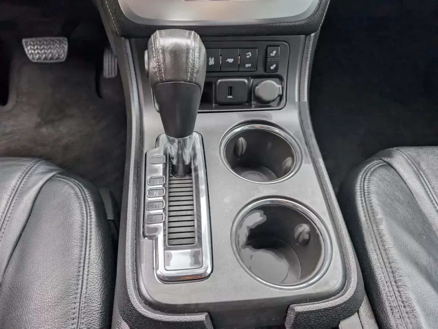 2016 /Ebony GMC Acadia SLE (1GKKRPKD5GJ) with an Other engine, located at 3959 U.S. 80 W, Phenix City, AL, 36870, (334) 297-4885, 32.469296, -85.135185 - **Adventure Awaits with the 2016 GMC Acadia SLE in Phenix City, AL!**<br /> <br /> Are you ready to elevate your family outings or weekend adventures? The 2016 GMC Acadia SLE is designed for those who crave versatility, comfort, and safety in their daily drives and excursions. Whether you're embarki - Photo#14