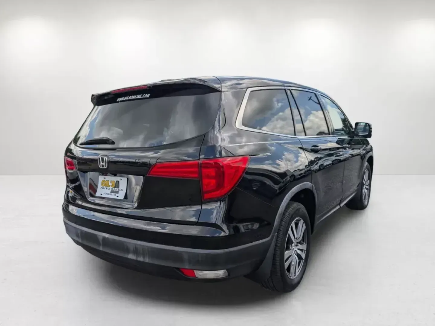 2016 Honda Pilot EX (5FNYF5H34GB) with an Regular Unleaded V-6 3.5 L/212 engine, 6-Speed Automatic w/OD transmission, located at 5115 14th Ave., Columbus, GA, 31904, (706) 323-0345, 32.511494, -84.971046 - **Discover the Perfect Family SUV at Gils Auto - Columbus!**<br /> <br /> Are you in the market for a vehicle that seamlessly blends comfort, space, and reliability for your family adventures? Look no further than the 2016 Honda Pilot EX, available now at Gils Auto, located at 5115 14th Ave., Columb - Photo#4
