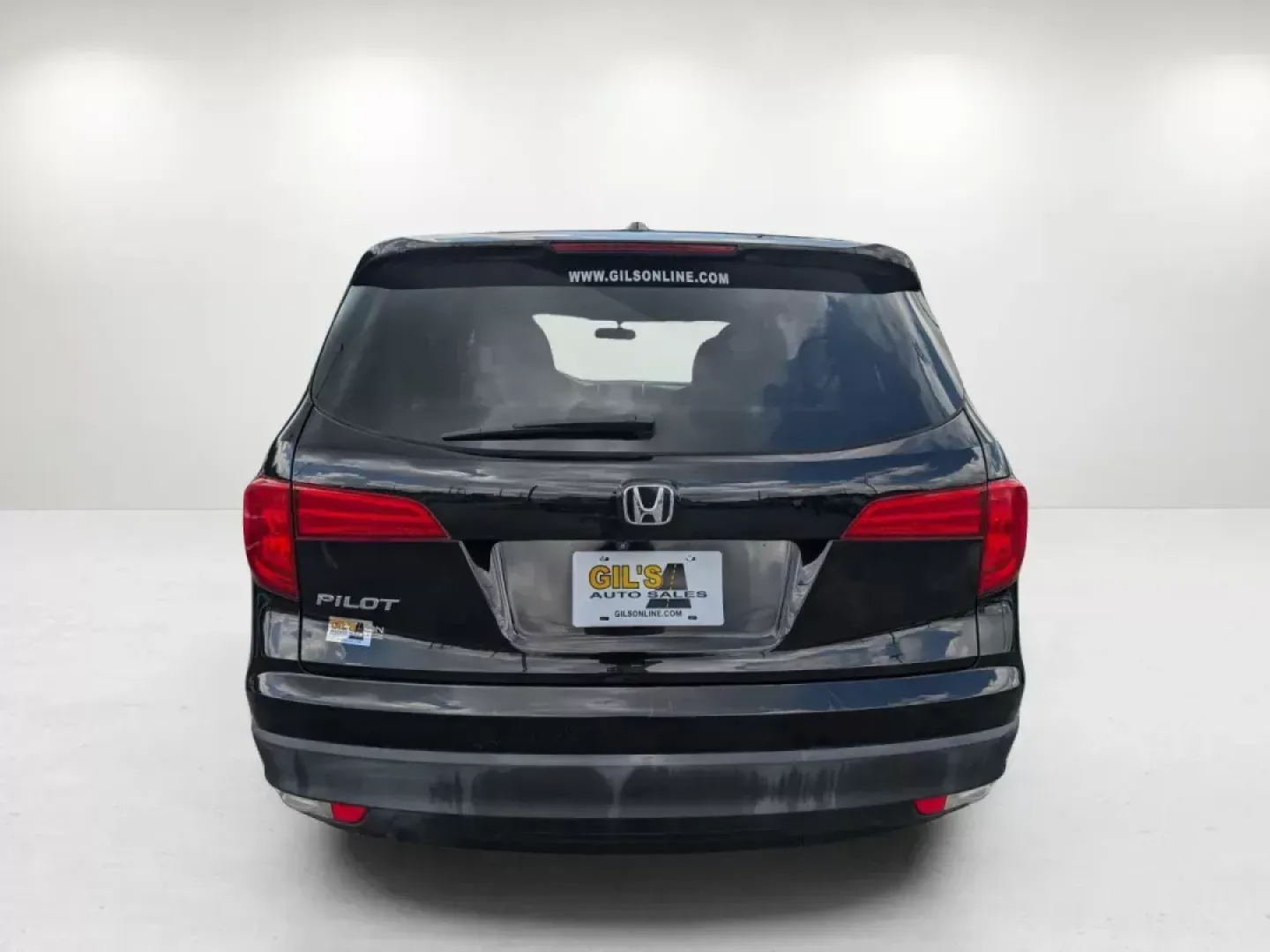2016 Honda Pilot EX (5FNYF5H34GB) with an Regular Unleaded V-6 3.5 L/212 engine, 6-Speed Automatic w/OD transmission, located at 5115 14th Ave., Columbus, GA, 31904, (706) 323-0345, 32.511494, -84.971046 - **Discover the Perfect Family SUV at Gils Auto - Columbus!**<br /> <br /> Are you in the market for a vehicle that seamlessly blends comfort, space, and reliability for your family adventures? Look no further than the 2016 Honda Pilot EX, available now at Gils Auto, located at 5115 14th Ave., Columb - Photo#5