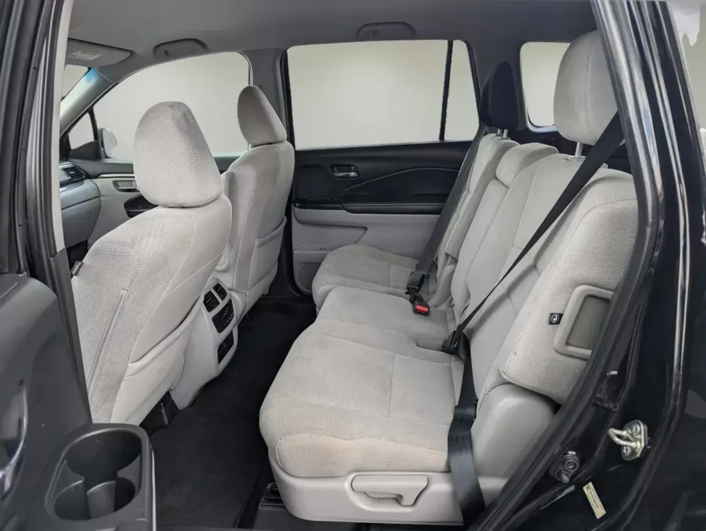 2016 Honda Pilot EX (5FNYF5H34GB) with an Regular Unleaded V-6 3.5 L/212 engine, 6-Speed Automatic w/OD transmission, located at 5115 14th Ave., Columbus, GA, 31904, (706) 323-0345, 32.511494, -84.971046 - **Discover the Perfect Family SUV at Gils Auto - Columbus!**<br /> <br /> Are you in the market for a vehicle that seamlessly blends comfort, space, and reliability for your family adventures? Look no further than the 2016 Honda Pilot EX, available now at Gils Auto, located at 5115 14th Ave., Columb - Photo#10