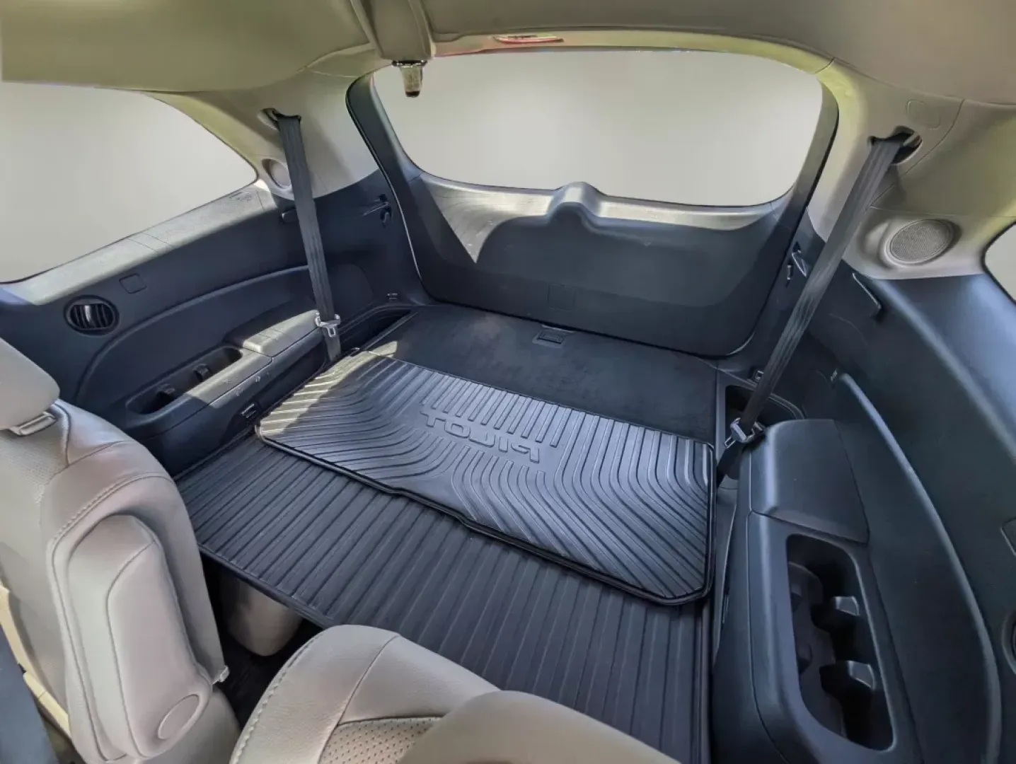 2016 Honda Pilot Elite (5FNYF6H07GB) with an Other engine, located at 3959 U.S. 80 W, Phenix City, AL, 36870, (334) 297-4885, 32.469296, -85.135185 - **Adventure Awaits with the 2016 Honda Pilot Elite - Perfect for Family Road Trips!**<br /> <br /> If you're searching for a reliable vehicle that combines comfort, style, and capability, look no further than the 2016 Honda Pilot Elite. This versatile SUV is designed for growing families and weekend - Photo#12