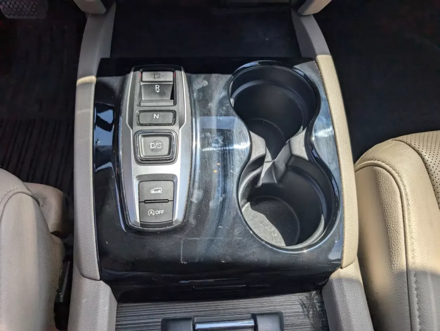 2016 Honda Pilot Elite (5FNYF6H07GB) with an Other engine, located at 3959 U.S. 80 W, Phenix City, AL, 36870, (334) 297-4885, 32.469296, -85.135185 - **Adventure Awaits with the 2016 Honda Pilot Elite - Perfect for Family Road Trips!**<br /> <br /> If you're searching for a reliable vehicle that combines comfort, style, and capability, look no further than the 2016 Honda Pilot Elite. This versatile SUV is designed for growing families and weekend - Photo#14