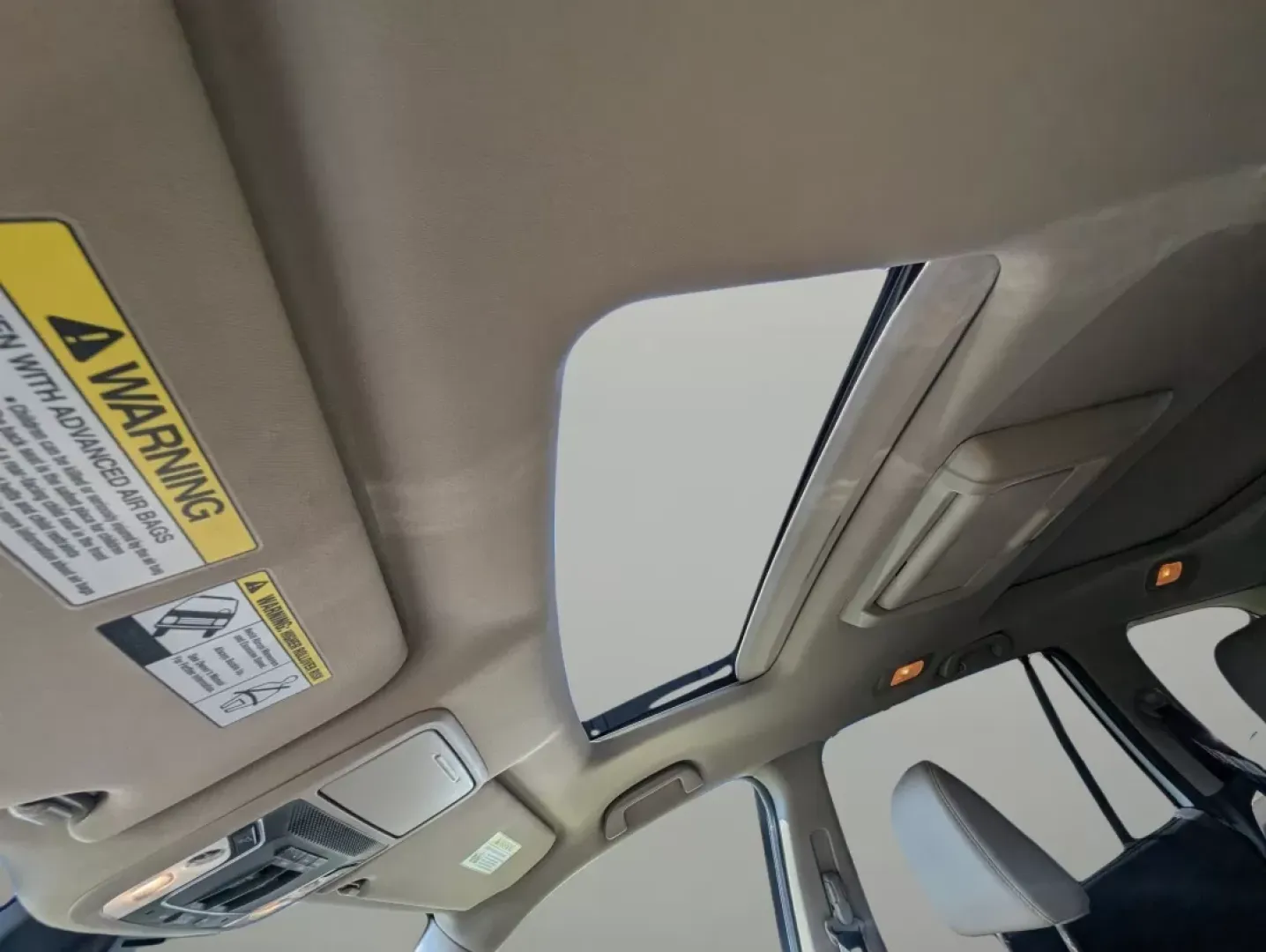 2016 Honda Pilot Elite (5FNYF6H07GB) with an Other engine, located at 3959 U.S. 80 W, Phenix City, AL, 36870, (334) 297-4885, 32.469296, -85.135185 - **Adventure Awaits with the 2016 Honda Pilot Elite - Perfect for Family Road Trips!**<br /> <br /> If you're searching for a reliable vehicle that combines comfort, style, and capability, look no further than the 2016 Honda Pilot Elite. This versatile SUV is designed for growing families and weekend - Photo#17