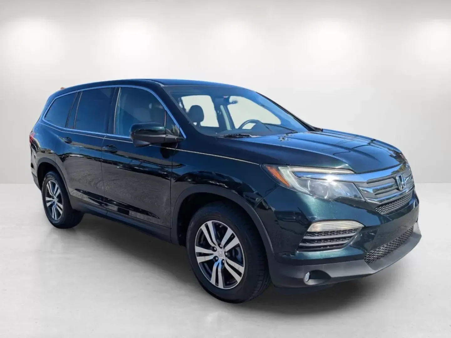 2016 Honda Pilot EX-L (5FNYF5H58GB) with an Other engine, located at 3959 U.S. 80 W, Phenix City, AL, 36870, (334) 297-4885, 32.469296, -85.135185 - **Elevate Your Adventures with the 2016 Honda Pilot EX-L - Perfect for Family Life and Beyond!**<br /> <br /> If you're searching for a versatile and dependable SUV that seamlessly fits into your family's lifestyle or enhances your weekend getaways, look no further than the 2016 Honda Pilot EX-L. At - Photo#2
