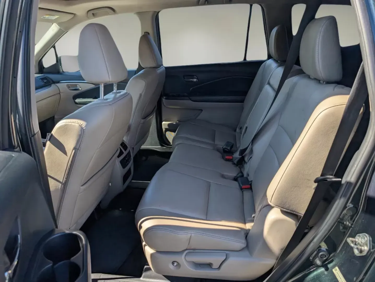 2016 Honda Pilot EX-L (5FNYF5H58GB) with an Other engine, located at 3959 U.S. 80 W, Phenix City, AL, 36870, (334) 297-4885, 32.469296, -85.135185 - **Elevate Your Adventures with the 2016 Honda Pilot EX-L - Perfect for Family Life and Beyond!**<br /> <br /> If you're searching for a versatile and dependable SUV that seamlessly fits into your family's lifestyle or enhances your weekend getaways, look no further than the 2016 Honda Pilot EX-L. At - Photo#10