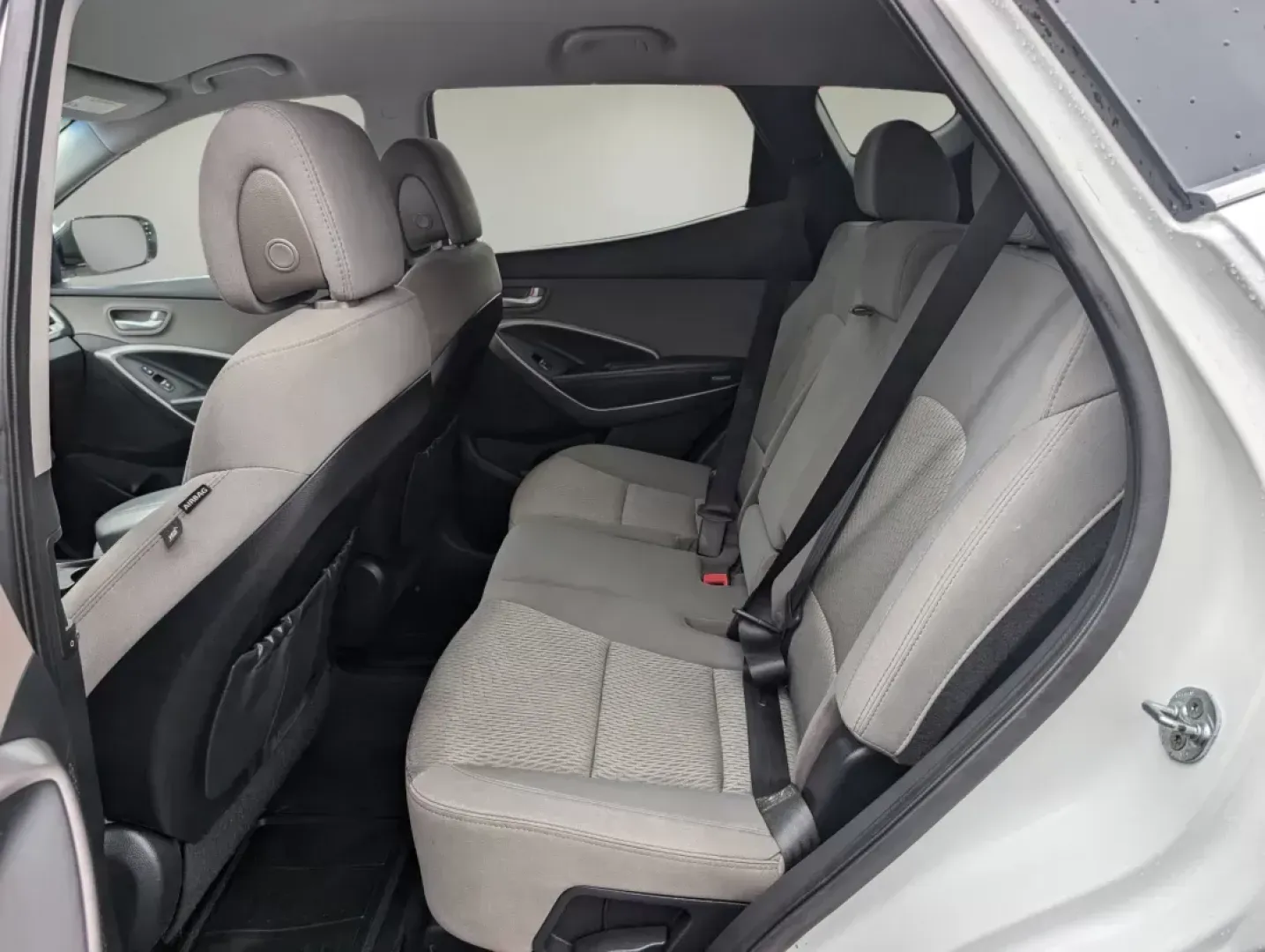 2016 /Gray Hyundai Santa Fe Sport (5XYZT3LB1GG) with an Regular Unleaded I-4 2.4 L/144 engine, 6-Speed Automatic w/OD transmission, located at 7000 Northlake Connector, Columbus, GA, 31904, (706) 987-8085, 32.524975, -84.978134 - 2016 Hyundai Santa Fe Sport - Photo#11