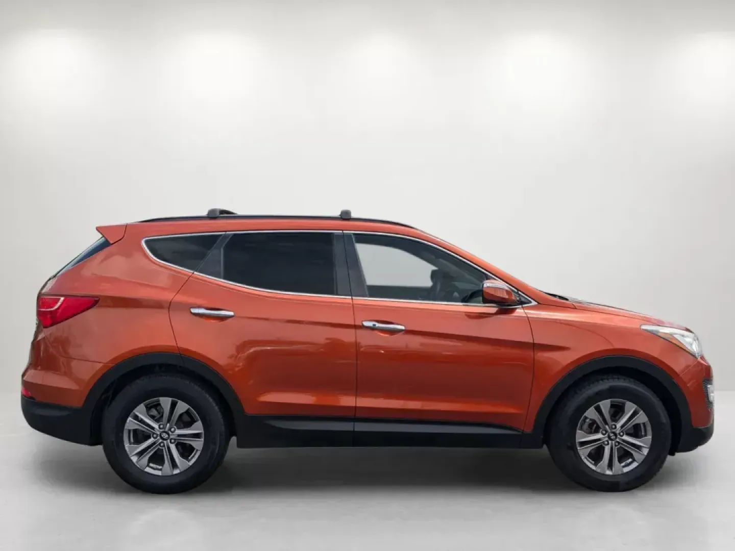 2016 /Beige Hyundai Santa Fe Sport (5XYZU3LB9GG) with an Regular Unleaded I-4 2.4 L/144 engine, 6-Speed Automatic w/OD transmission, located at 804 22nd Ave, Phenix City, AL, 36870, (334) 297-1860, 32.484749, -85.024475 - Are you searching for the perfect blend of family-friendly features and weekend adventure readiness? Look no further than this stunning 2016 Hyundai Santa Fe Sport, available now at Gils Auto - Phenix City #2. Located at 804 22nd Ave, Phenix City, AL 36870, we proudly offer a wide range of vehicles - Photo#3