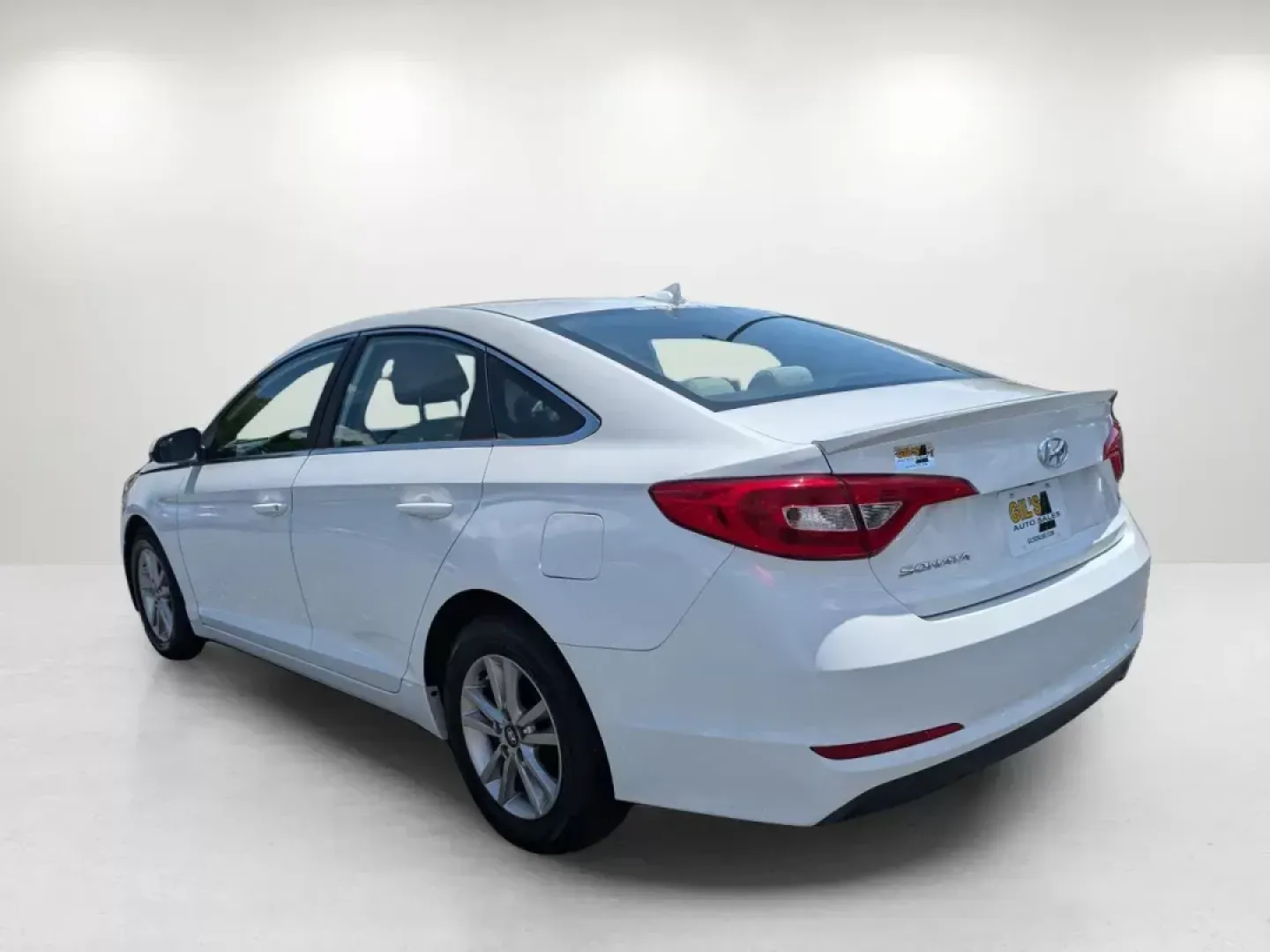 2016 /Beige Hyundai Sonata 2.4L SE (5NPE24AF2GH) with an Regular Unleaded I-4 2.4 L/144 engine, 6-Speed Automatic w/OD transmission, located at 3959 U.S. 80 W, Phenix City, AL, 36870, (334) 297-4885, 32.469296, -85.135185 - 2016 Hyundai Sonata 2.4L SE - Photo#6