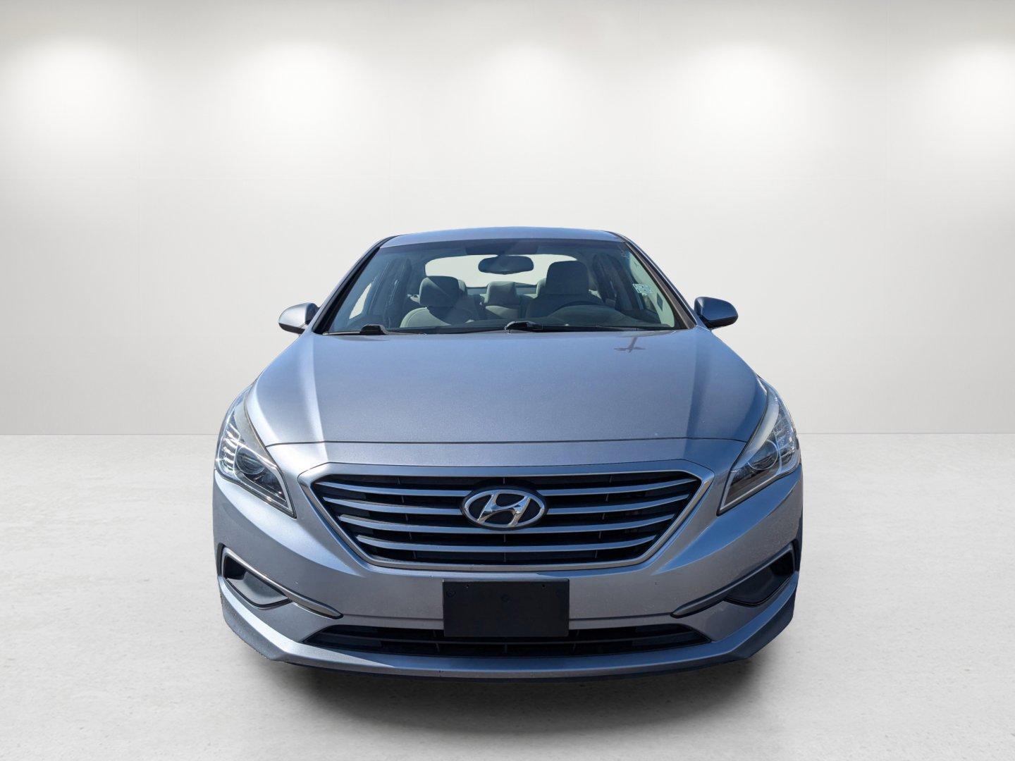 2016 /Gray Hyundai Sonata 2.4L SE (5NPE24AFXGH) with an Regular Unleaded I-4 2.4 L/144 engine, 6-Speed Automatic w/OD transmission, located at 5115 14th Ave., Columbus, GA, 31904, (706) 323-0345, 32.511494, -84.971046 - 2016 Hyundai Sonata 2.4L SE - Photo#1