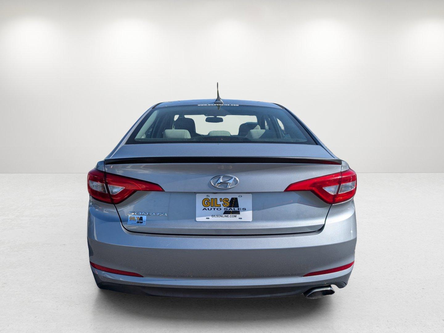 2016 /Gray Hyundai Sonata 2.4L SE (5NPE24AFXGH) with an Regular Unleaded I-4 2.4 L/144 engine, 6-Speed Automatic w/OD transmission, located at 5115 14th Ave., Columbus, GA, 31904, (706) 323-0345, 32.511494, -84.971046 - 2016 Hyundai Sonata 2.4L SE - Photo#5