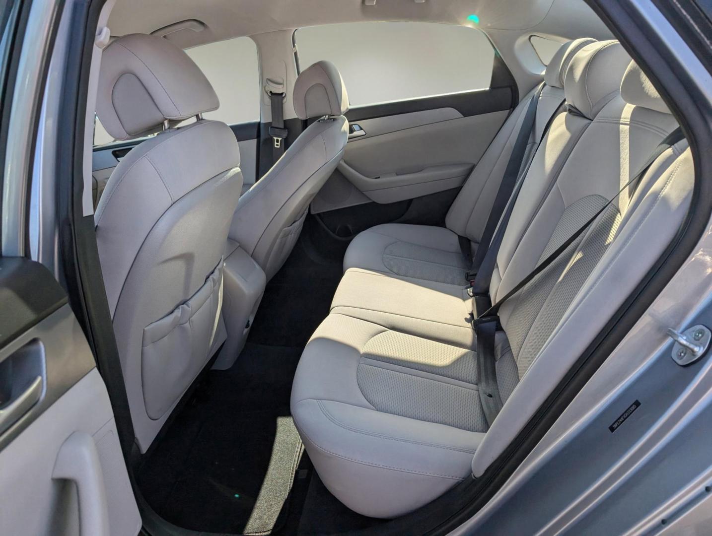 2016 /Gray Hyundai Sonata 2.4L SE (5NPE24AFXGH) with an Regular Unleaded I-4 2.4 L/144 engine, 6-Speed Automatic w/OD transmission, located at 5115 14th Ave., Columbus, GA, 31904, (706) 323-0345, 32.511494, -84.971046 - 2016 Hyundai Sonata 2.4L SE - Photo#10