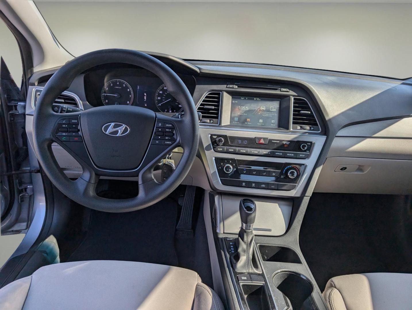 2016 /Gray Hyundai Sonata 2.4L SE (5NPE24AFXGH) with an Regular Unleaded I-4 2.4 L/144 engine, 6-Speed Automatic w/OD transmission, located at 5115 14th Ave., Columbus, GA, 31904, (706) 323-0345, 32.511494, -84.971046 - 2016 Hyundai Sonata 2.4L SE - Photo#11