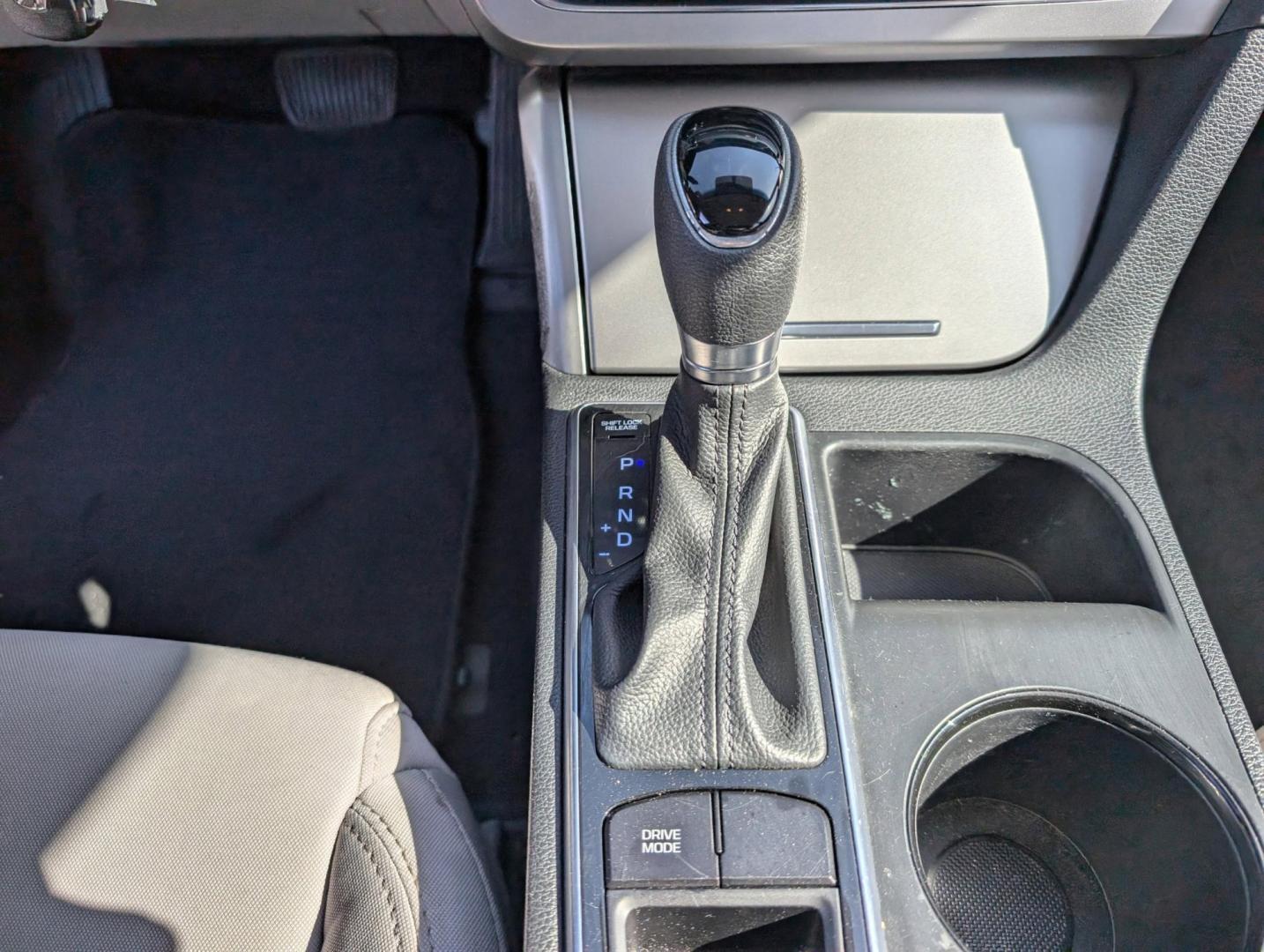 2016 /Gray Hyundai Sonata 2.4L SE (5NPE24AFXGH) with an Regular Unleaded I-4 2.4 L/144 engine, 6-Speed Automatic w/OD transmission, located at 5115 14th Ave., Columbus, GA, 31904, (706) 323-0345, 32.511494, -84.971046 - 2016 Hyundai Sonata 2.4L SE - Photo#13