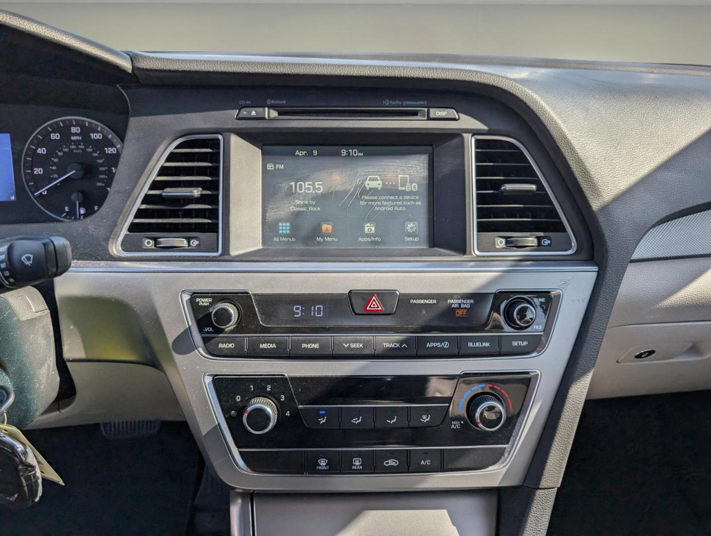 2016 /Gray Hyundai Sonata 2.4L SE (5NPE24AFXGH) with an Regular Unleaded I-4 2.4 L/144 engine, 6-Speed Automatic w/OD transmission, located at 5115 14th Ave., Columbus, GA, 31904, (706) 323-0345, 32.511494, -84.971046 - 2016 Hyundai Sonata 2.4L SE - Photo#14