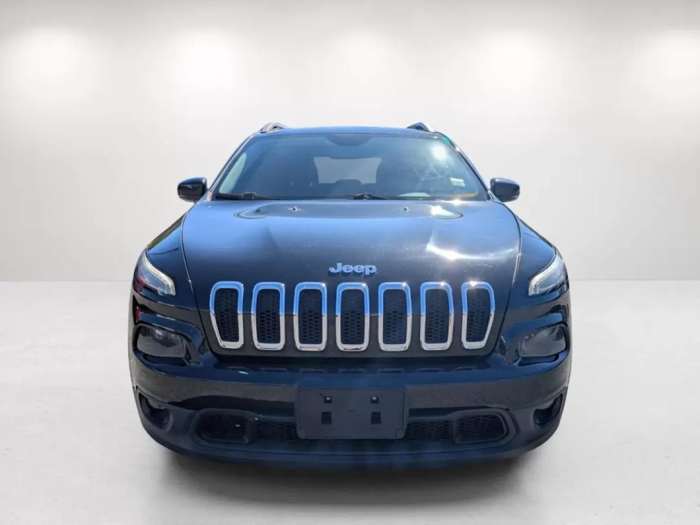 2016 /Black Jeep Cherokee Latitude (1C4PJMCB4GW) with an Other engine, located at 804 22nd Ave, Phenix City, AL, 36870, (334) 297-1860, 32.484749, -85.024475 - Experience the perfect blend of adventure and comfort with the 2016 Jeep Cherokee Latitude, designed for those who crave weekend getaways or daily commutes without compromise. Whether you're running errands around Phenix City or planning an exhilarating trip to nearby Lake Harding, this versatile cr - Photo#1