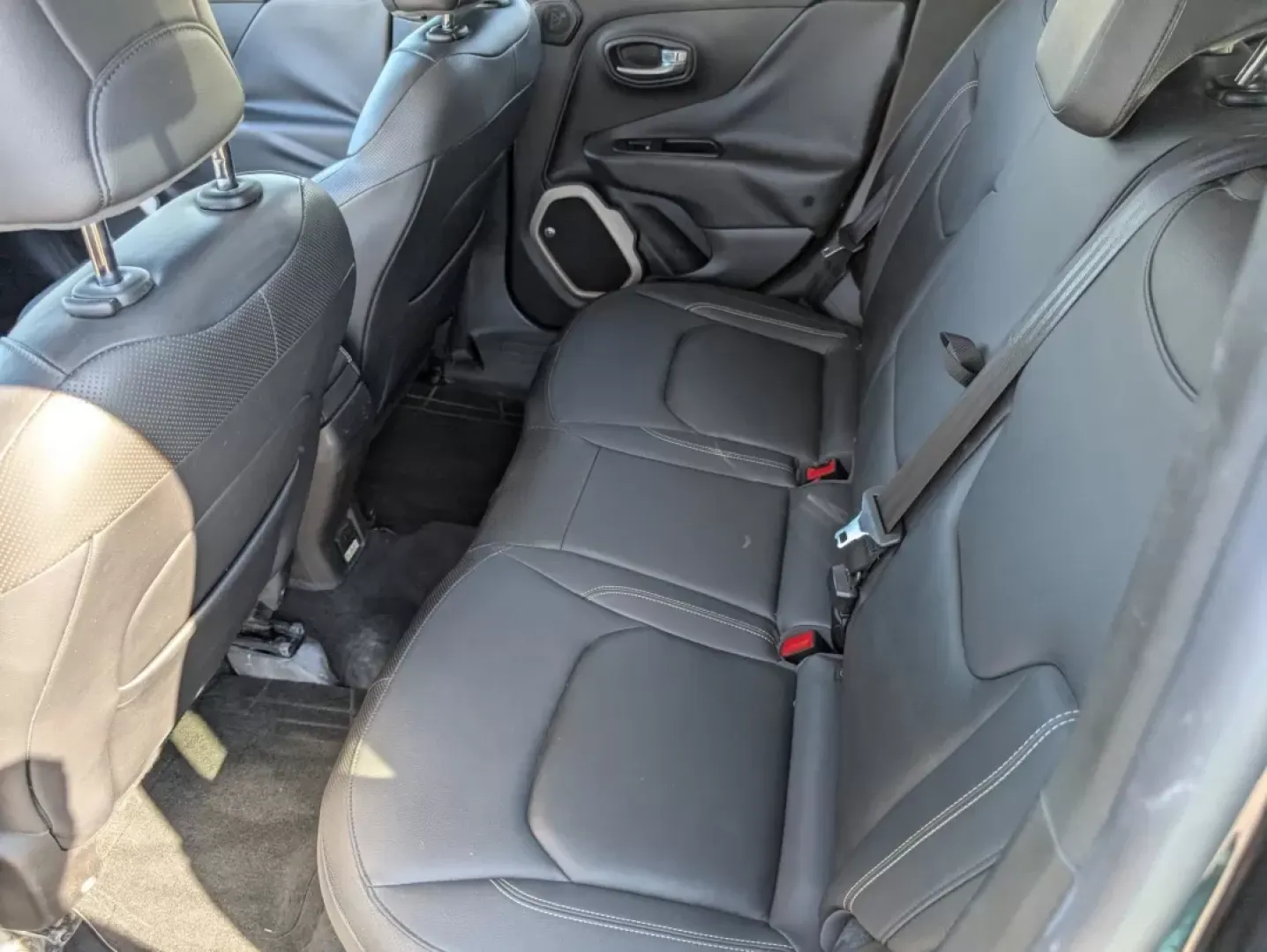 2016 /Black Jeep Renegade Limited (ZACCJBDT2GP) with an Other engine, located at 521 Old Farm Lane Rd, Prattville, AL, 36066, (334) 325-1505, 32.482460, -86.416367 - **Explore the Great Outdoors with the 2016 Jeep Renegade Limited - Your Adventure Awaits!**<br /> <br /> Are you ready to elevate your weekend adventures? The 2016 Jeep Renegade Limited is the perfect companion for those who crave the thrill of exploration while enjoying the comforts of a modern cro - Photo#12