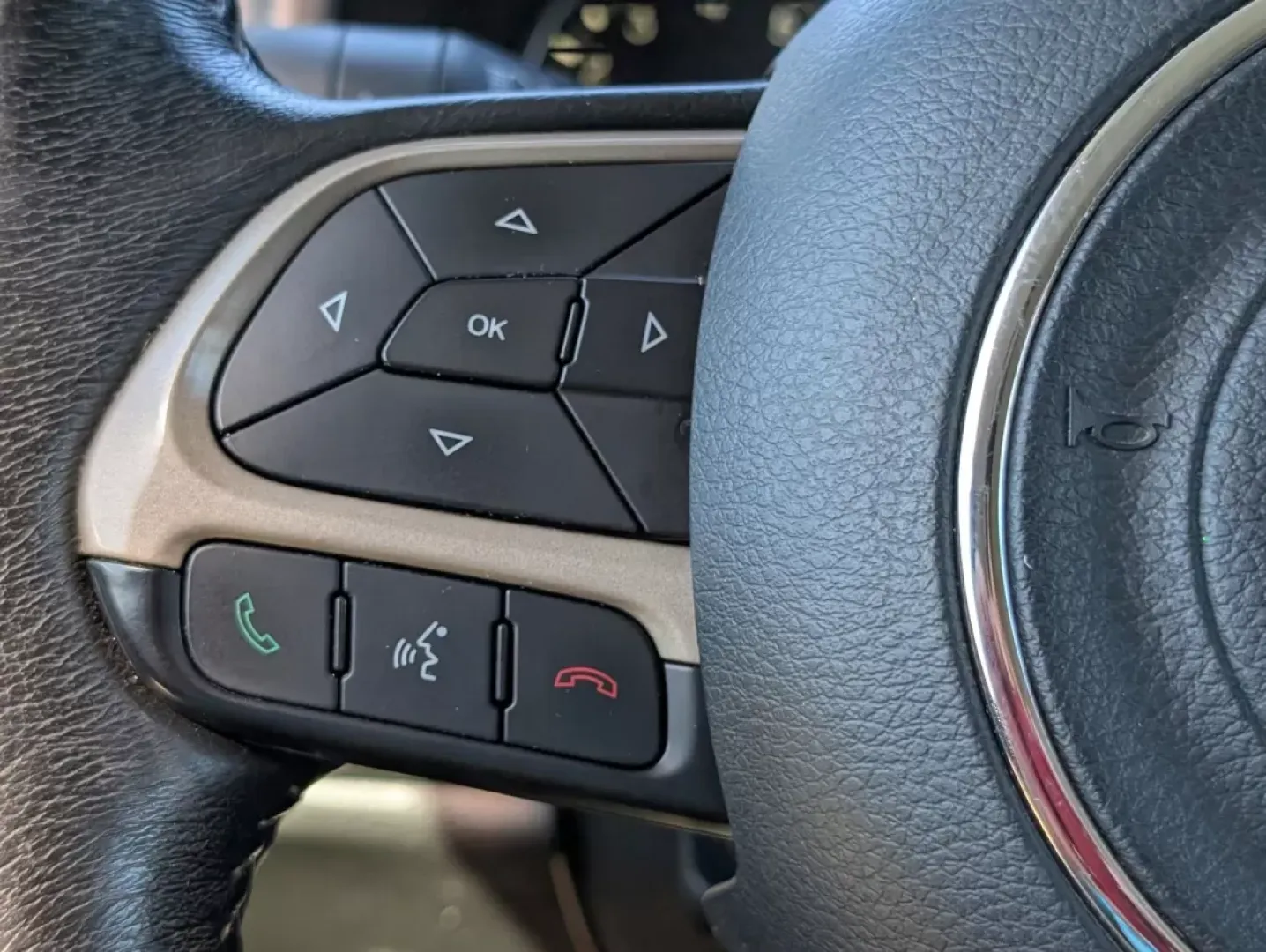 2016 /Black Jeep Renegade Limited (ZACCJBDT2GP) with an Other engine, located at 521 Old Farm Lane Rd, Prattville, AL, 36066, (334) 325-1505, 32.482460, -86.416367 - **Explore the Great Outdoors with the 2016 Jeep Renegade Limited - Your Adventure Awaits!**<br /> <br /> Are you ready to elevate your weekend adventures? The 2016 Jeep Renegade Limited is the perfect companion for those who crave the thrill of exploration while enjoying the comforts of a modern cro - Photo#17