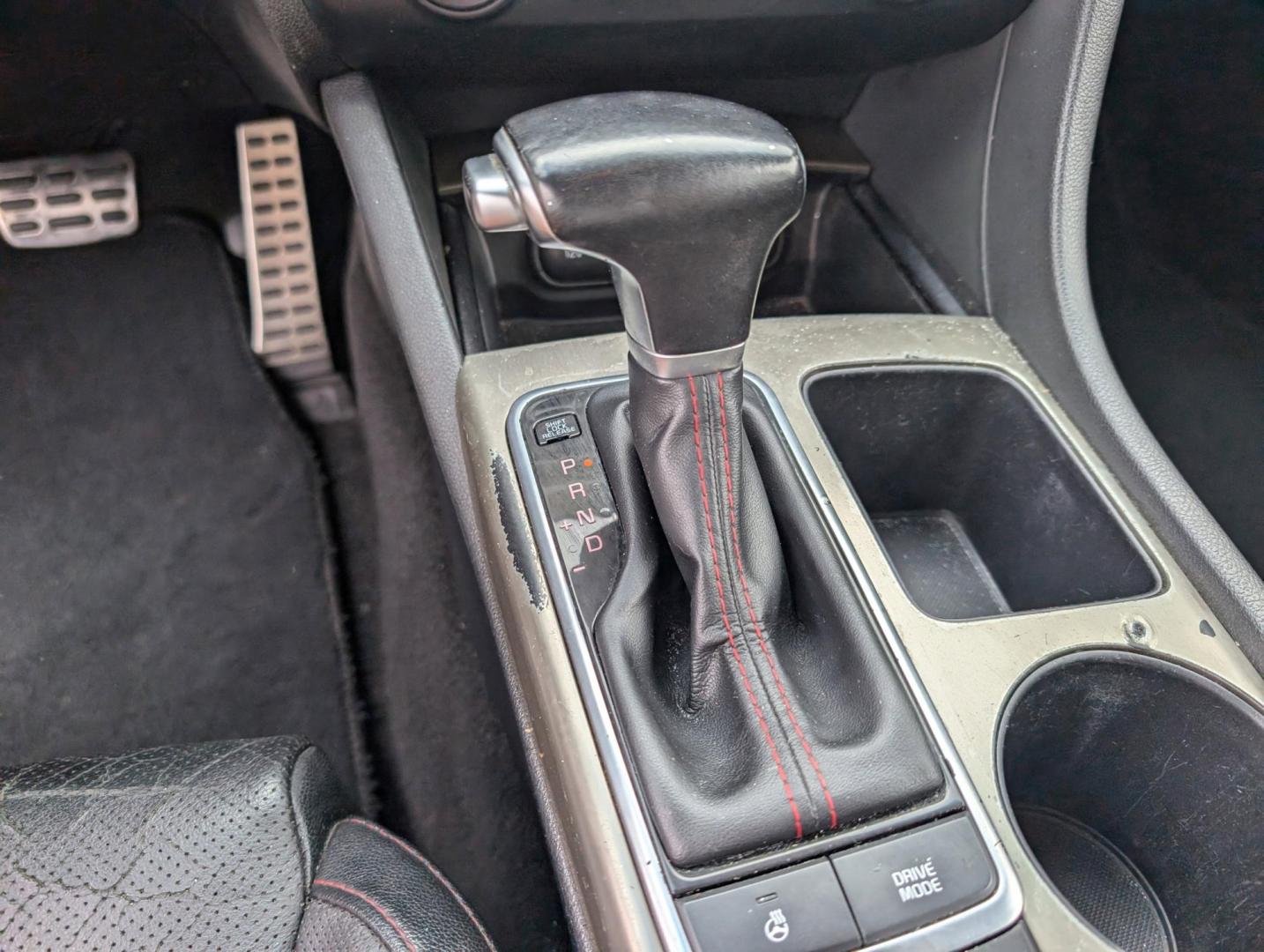 2016 /Black Kia Optima SX Turbo (5XXGW4L25GG) with an Intercooled Turbo Regular Unleaded I-4 2.0 L/122 engine, 6-Speed Automatic w/OD transmission, located at 5115 14th Ave., Columbus, GA, 31904, (706) 323-0345, 32.511494, -84.971046 - 2016 Kia Optima SX Turbo - Photo#13
