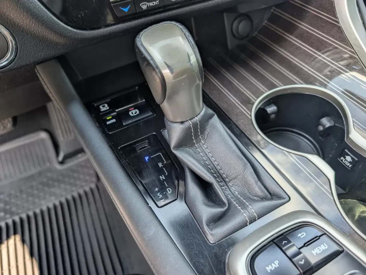 2016 Lexus RX 350 (2T2ZZMCAXGC) with an Other engine, located at 7000 Northlake Connector, Columbus, GA, 31904, (706) 987-8085, 32.524975, -84.978134 - Experience the ultimate in luxury and versatility with the 2016 Lexus RX 350, available now at Gils Auto in Phenix City, AL. This stunning SUV is not just a vehicle-it's a lifestyle upgrade, perfect for families on the go, daily commuters seeking comfort, or adventurous spirits ready to hit the open - Photo#14