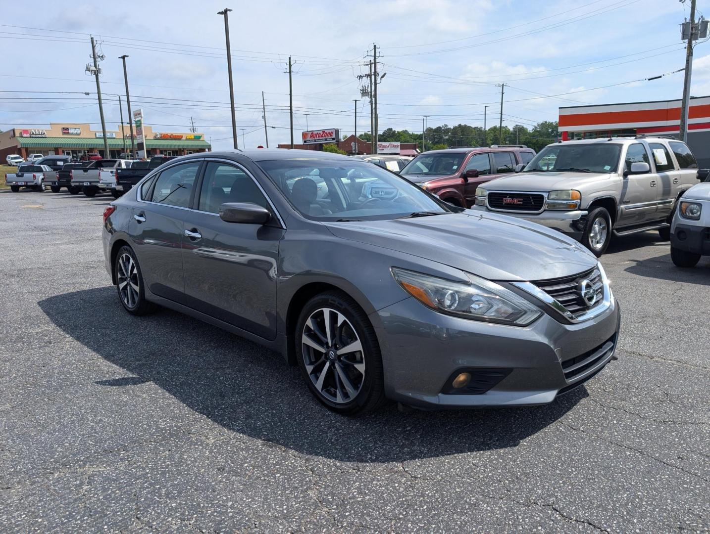 2016 /Charcoal Nissan Altima 2.5 SR (1N4AL3AP5GC) with an Regular Unleaded I-4 2.5 L/152 engine, 1-Speed CVT w/OD transmission, located at 3959 U.S. 80 W, Phenix City, AL, 36870, (334) 297-4885, 32.469296, -85.135185 - 2016 Nissan Altima 2.5 SR - Photo#3