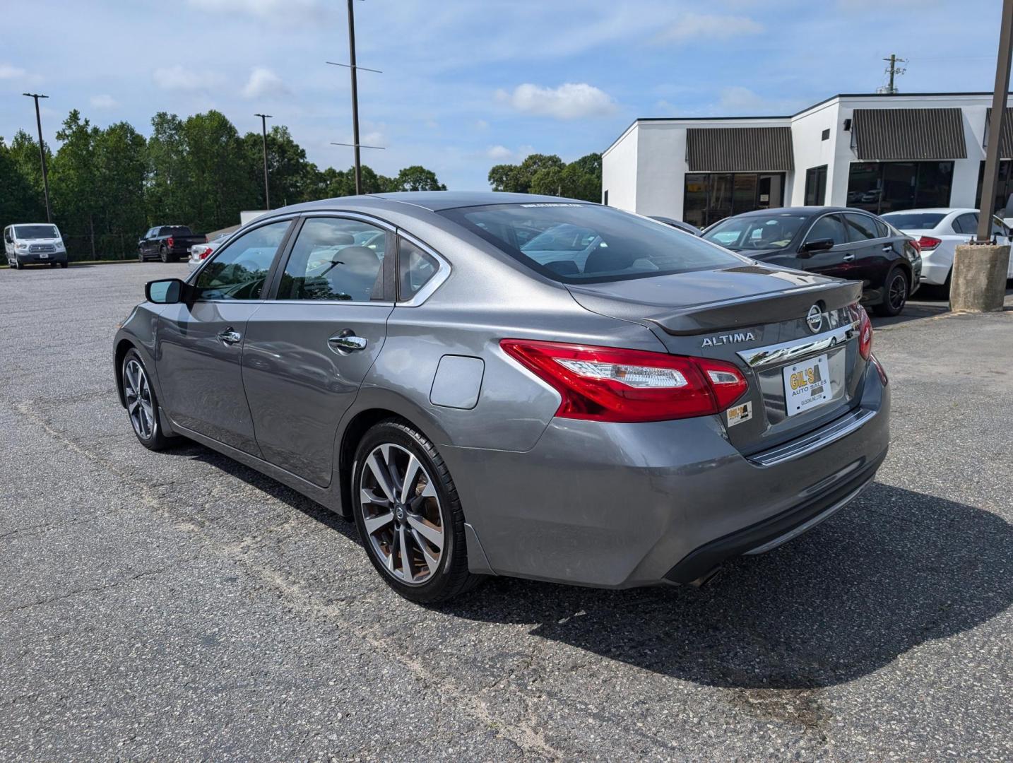 2016 /Charcoal Nissan Altima 2.5 SR (1N4AL3AP5GC) with an Regular Unleaded I-4 2.5 L/152 engine, 1-Speed CVT w/OD transmission, located at 3959 U.S. 80 W, Phenix City, AL, 36870, (334) 297-4885, 32.469296, -85.135185 - 2016 Nissan Altima 2.5 SR - Photo#7