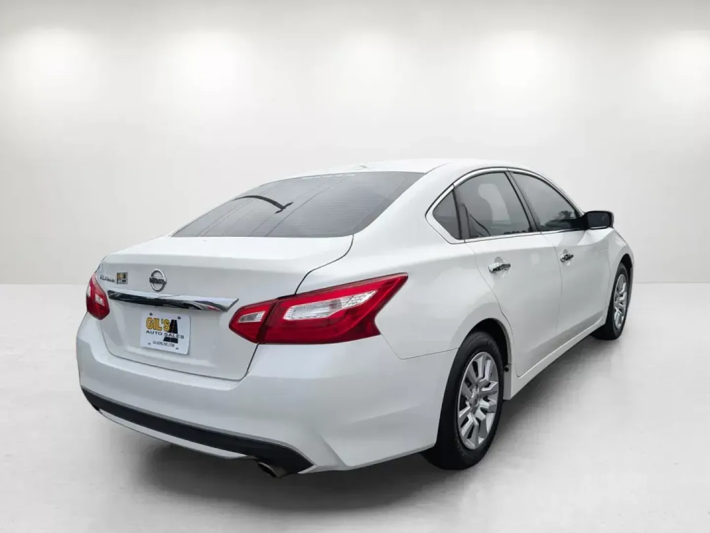 2016 Nissan Altima 2.5 (1N4AL3AP8GN) with an Regular Unleaded I-4 2.5 L/152 engine, 1-Speed CVT w/OD transmission, located at 804 22nd Ave, Phenix City, AL, 36870, (334) 297-1860, 32.484749, -85.024475 - 2016 Nissan Altima 2.5 - Photo#4