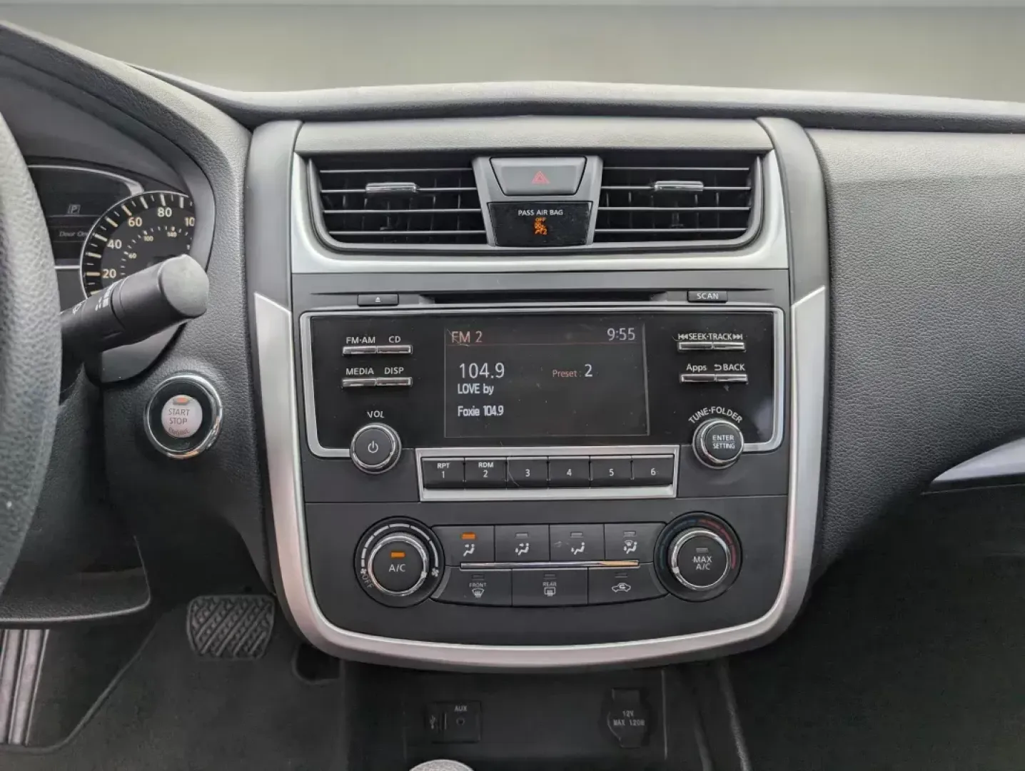 2016 Nissan Altima 2.5 (1N4AL3AP8GN) with an Regular Unleaded I-4 2.5 L/152 engine, 1-Speed CVT w/OD transmission, located at 804 22nd Ave, Phenix City, AL, 36870, (334) 297-1860, 32.484749, -85.024475 - 2016 Nissan Altima 2.5 - Photo#14