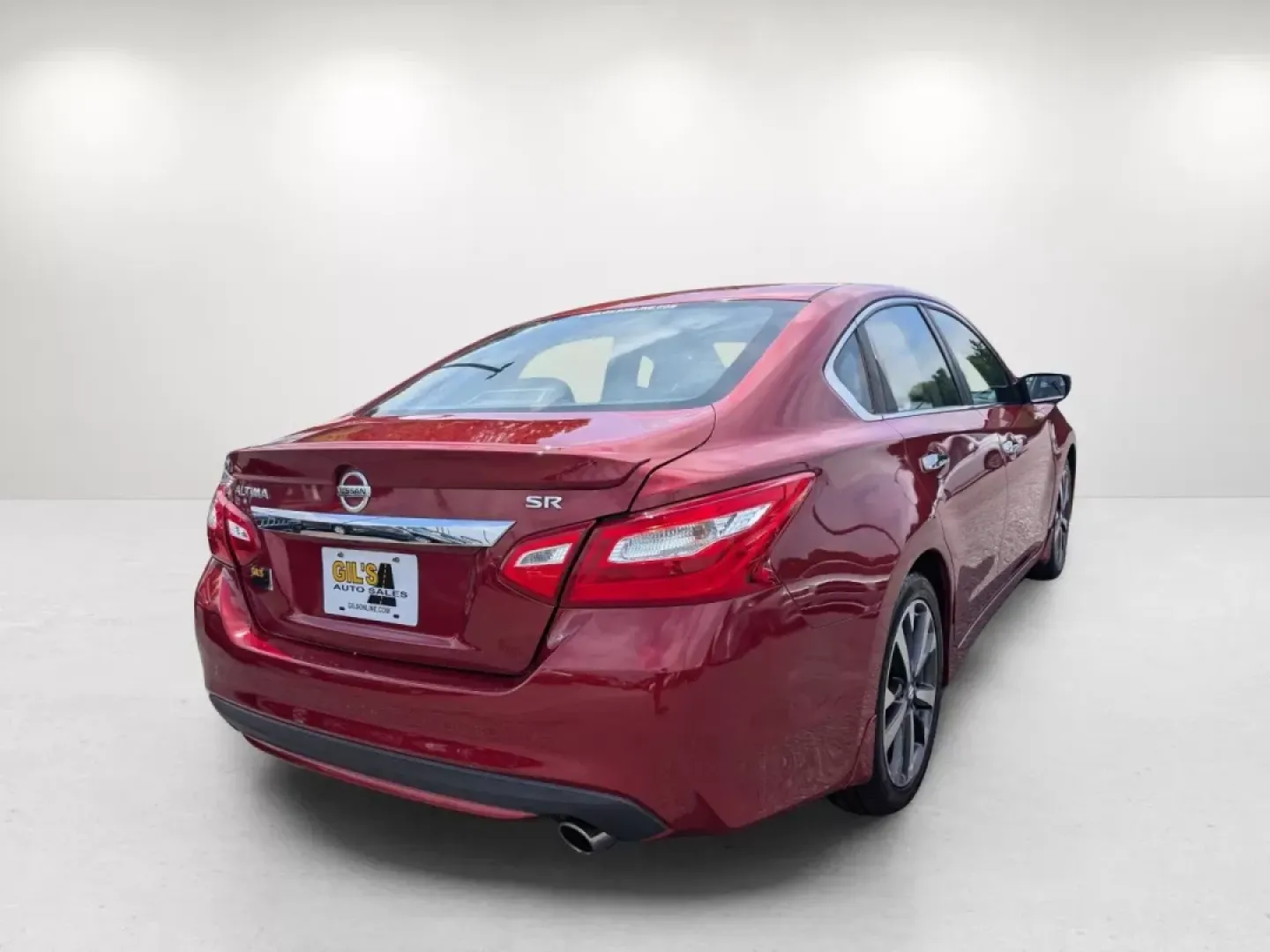 2016 /Charcoal Nissan Altima 2.5 SR (1N4AL3AP9GC) with an Other engine, located at 1430 Gateway Drive, Opelika, AL, 36801, (334) 239-0944, 32.637871, -85.409790 - Elevate your daily commute and weekend adventures with the 2016 Nissan Altima 2.5 SR, a sedan designed for those who crave a blend of style, comfort, and performance. Whether you're navigating busy city streets or embarking on a road trip, this vehicle is the perfect companion for your lifestyle in - Photo#4