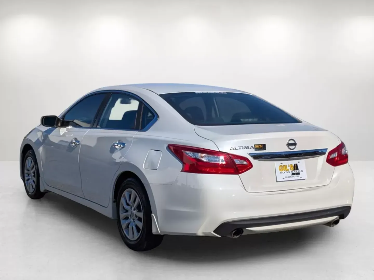 2016 /Charcoal Nissan Altima 2.5 S (1N4AL3AP0GN) with an Other engine, located at 3959 U.S. 80 W, Phenix City, AL, 36870, (334) 297-4885, 32.469296, -85.135185 - Are you ready to upgrade your daily commute or take the family on unforgettable road trips? Look no further than this stunning 2016 Nissan Altima 2.5 S, now available at Gils Auto in Phenix City, AL! This sleek sedan is perfect for budget-conscious buyers seeking both style and reliability. With a s - Photo#7