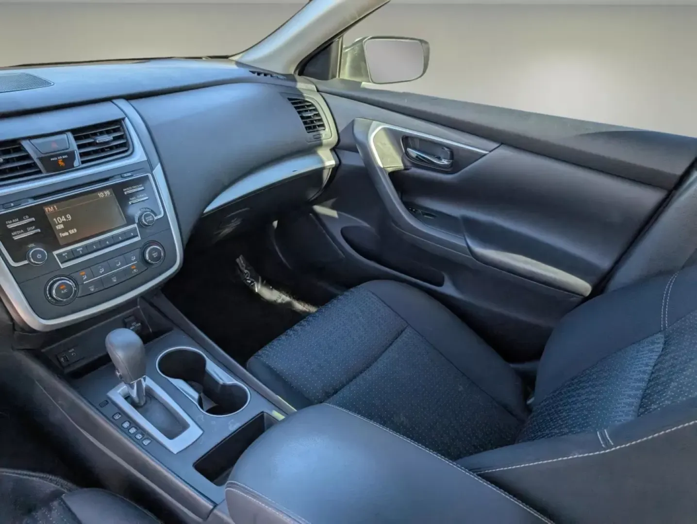 2016 /Charcoal Nissan Altima 2.5 S (1N4AL3AP0GN) with an Other engine, located at 3959 U.S. 80 W, Phenix City, AL, 36870, (334) 297-4885, 32.469296, -85.135185 - Are you ready to upgrade your daily commute or take the family on unforgettable road trips? Look no further than this stunning 2016 Nissan Altima 2.5 S, now available at Gils Auto in Phenix City, AL! This sleek sedan is perfect for budget-conscious buyers seeking both style and reliability. With a s - Photo#13