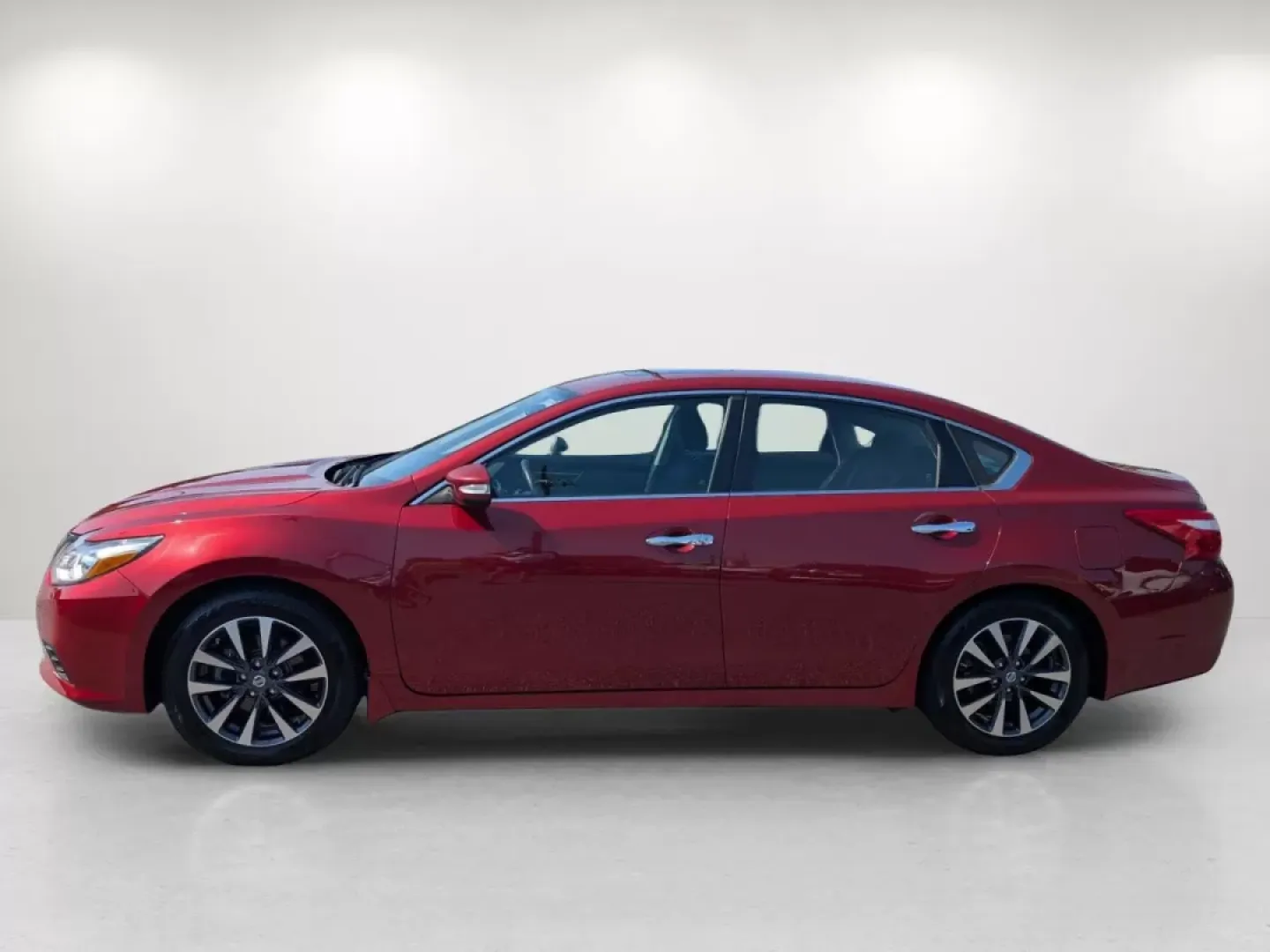 2016 /Charcoal Nissan Altima 2.5 SV (1N4AL3AP9GC) with an Other engine, located at 5115 14th Ave., Columbus, GA, 31904, (706) 323-0345, 32.511494, -84.971046 - **Drive into Adventure with the 2016 Nissan Altima 2.5 SV Your Ideal Companion for Life in Phenix City!**<br /> <br /> Are you looking for a vehicle that seamlessly blends comfort, style, and affordability? Look no further than this stunning 2016 Nissan Altima 2.5 SV, now available at Gils Auto in - Photo#7