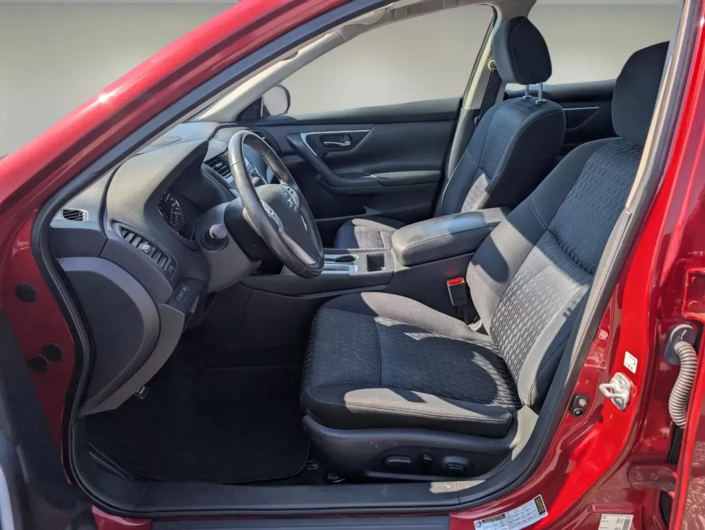 2016 /Charcoal Nissan Altima 2.5 SV (1N4AL3AP9GC) with an Other engine, located at 5115 14th Ave., Columbus, GA, 31904, (706) 323-0345, 32.511494, -84.971046 - **Drive into Adventure with the 2016 Nissan Altima 2.5 SV Your Ideal Companion for Life in Phenix City!**<br /> <br /> Are you looking for a vehicle that seamlessly blends comfort, style, and affordability? Look no further than this stunning 2016 Nissan Altima 2.5 SV, now available at Gils Auto in - Photo#9