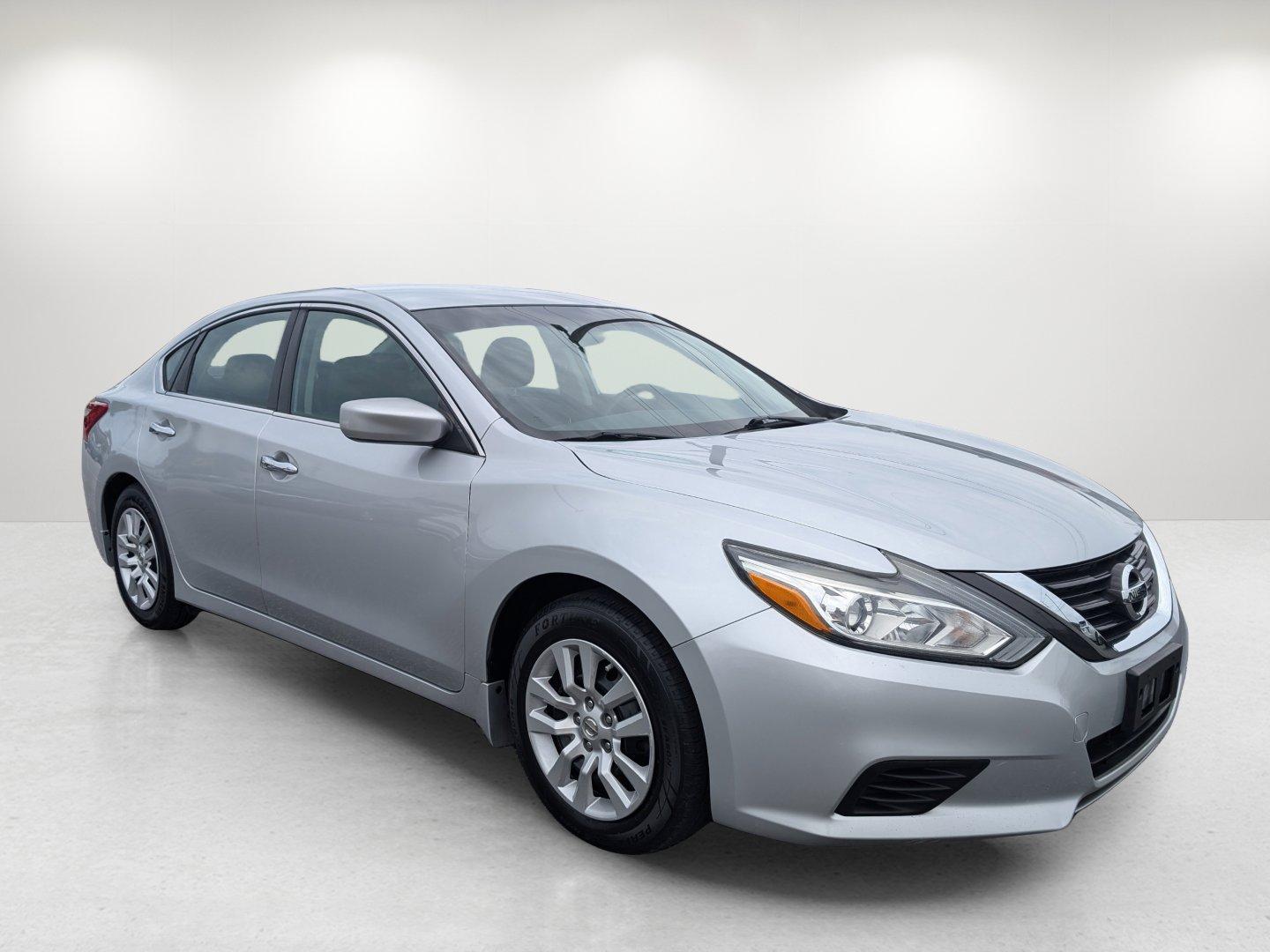 2016 /Charcoal Nissan Altima 2.5 S (1N4AL3AP9GN) with an Regular Unleaded I-4 2.5 L/152 engine, 1-Speed CVT w/OD transmission, located at 804 22nd Ave, Phenix City, AL, 36870, (334) 297-1860, 32.484749, -85.024475 - 2016 Nissan Altima 2.5 S - Photo#2