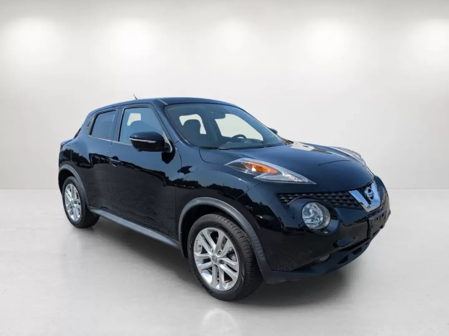 2016 /Black Nissan Juke SL (JN8AF5MR9GT) with an Other engine, located at 5115 14th Ave., Columbus, GA, 31904, (706) 323-0345, 32.511494, -84.971046 - ### Your Perfect Adventure Awaits: 2016 Nissan Juke SL at Gils Auto in Phenix City, AL<br /> <br /> Ready for your next journey? Whether you're embarking on daily commutes or planning weekend getaways, the 2016 Nissan Juke SL is designed for those who crave a dynamic lifestyle. With its sporty exter - Photo#2