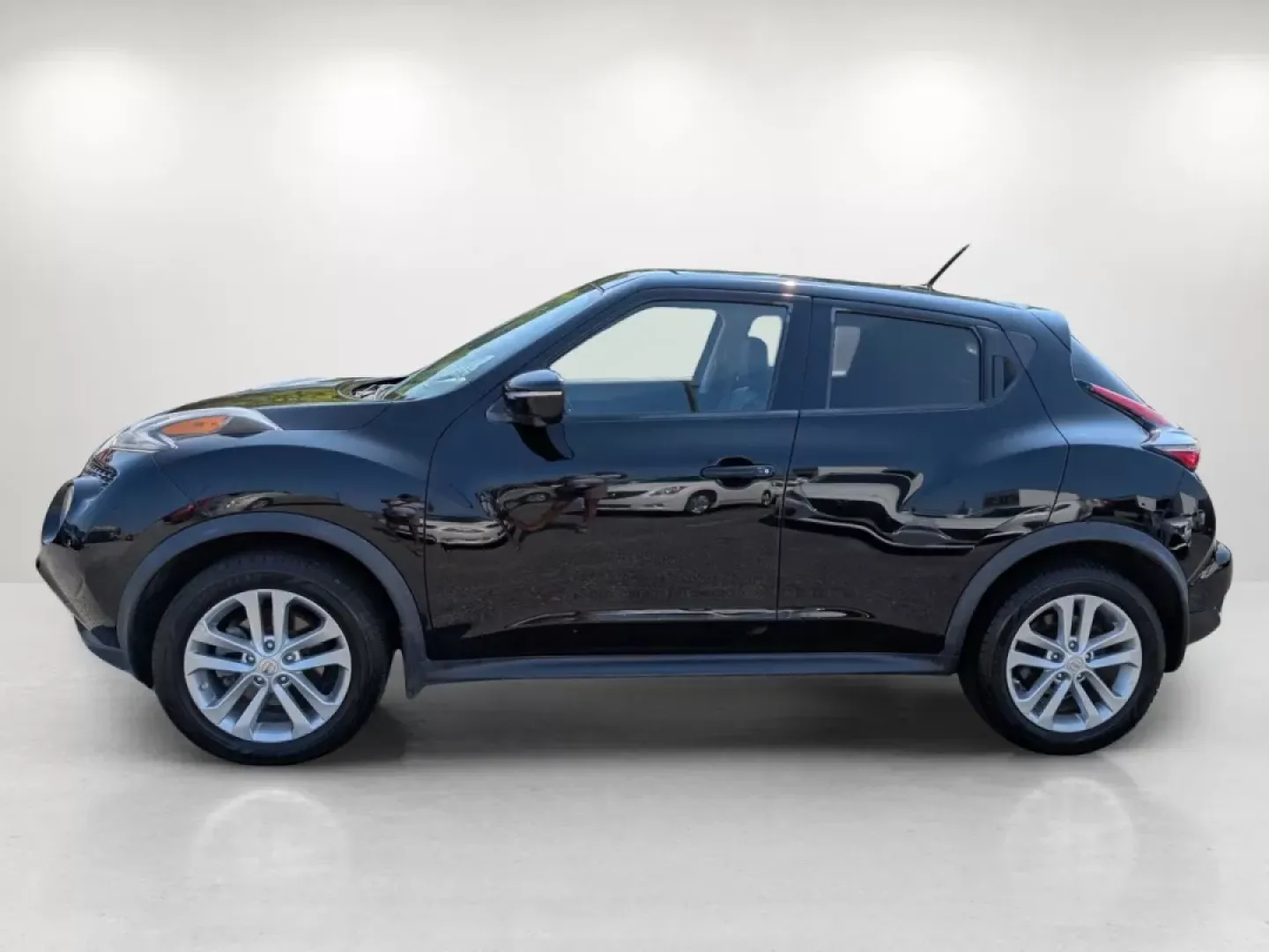 2016 /Black Nissan Juke SL (JN8AF5MR9GT) with an Other engine, located at 5115 14th Ave., Columbus, GA, 31904, (706) 323-0345, 32.511494, -84.971046 - ### Your Perfect Adventure Awaits: 2016 Nissan Juke SL at Gils Auto in Phenix City, AL<br /> <br /> Ready for your next journey? Whether you're embarking on daily commutes or planning weekend getaways, the 2016 Nissan Juke SL is designed for those who crave a dynamic lifestyle. With its sporty exter - Photo#7
