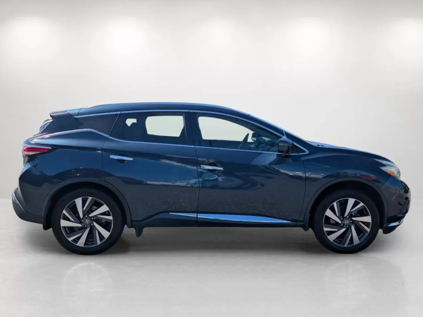 2016 /Beige Nissan Murano Platinum (5N1AZ2MG4GN) with an Other engine, located at 3959 U.S. 80 W, Phenix City, AL, 36870, (334) 297-4885, 32.469296, -85.135185 - Elevate your driving experience with the 2016 Nissan Murano Platinum, now available at Gils Auto in Phenix City, AL. Imagine cruising down the scenic U.S. 80 W, your family comfortably settled in the spacious interior of this stylish SUV, complete with luxurious beige leather-appointed seats and a p - Photo#3