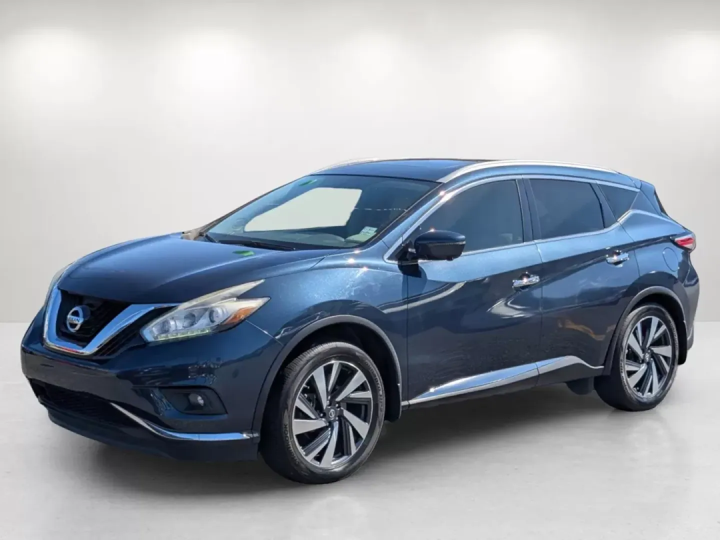 2016 /Beige Nissan Murano Platinum (5N1AZ2MG4GN) with an Other engine, located at 3959 U.S. 80 W, Phenix City, AL, 36870, (334) 297-4885, 32.469296, -85.135185 - Elevate your driving experience with the 2016 Nissan Murano Platinum, now available at Gils Auto in Phenix City, AL. Imagine cruising down the scenic U.S. 80 W, your family comfortably settled in the spacious interior of this stylish SUV, complete with luxurious beige leather-appointed seats and a p - Photo#7