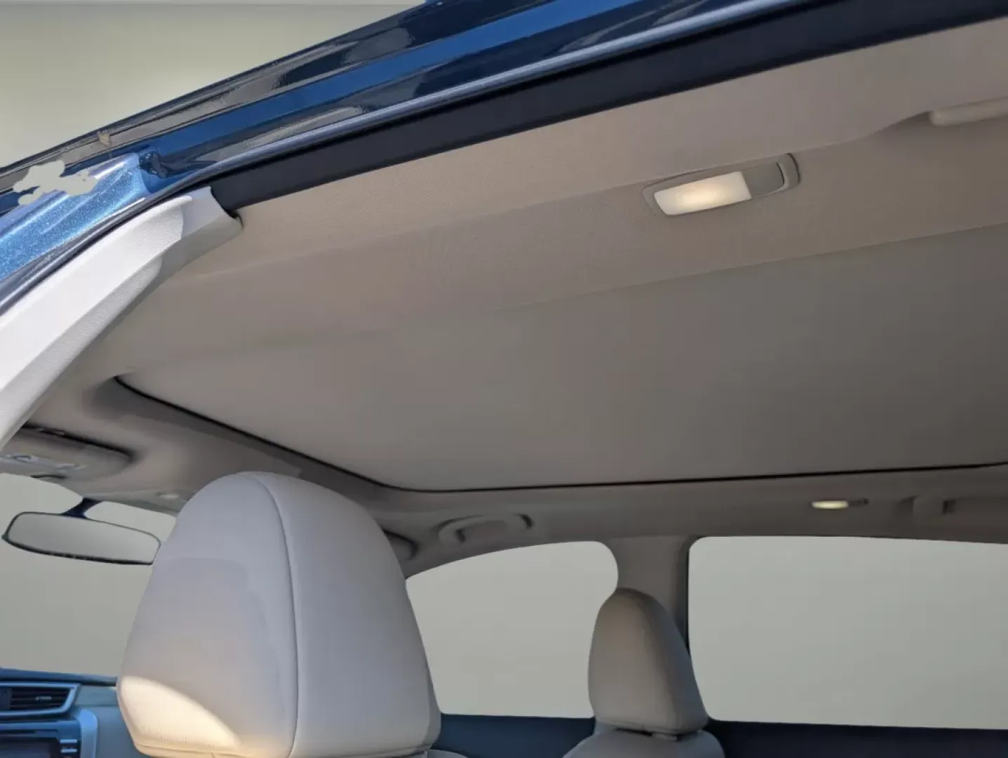 2016 /Beige Nissan Murano Platinum (5N1AZ2MG4GN) with an Other engine, located at 3959 U.S. 80 W, Phenix City, AL, 36870, (334) 297-4885, 32.469296, -85.135185 - Elevate your driving experience with the 2016 Nissan Murano Platinum, now available at Gils Auto in Phenix City, AL. Imagine cruising down the scenic U.S. 80 W, your family comfortably settled in the spacious interior of this stylish SUV, complete with luxurious beige leather-appointed seats and a p - Photo#15