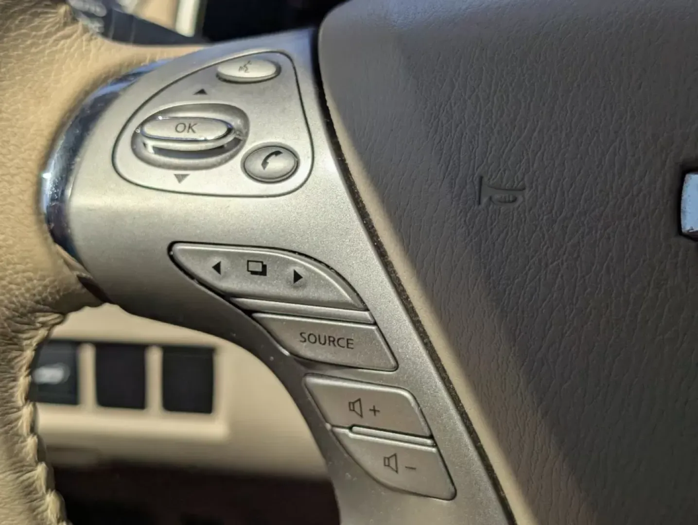 2016 /Beige Nissan Murano Platinum (5N1AZ2MG4GN) with an Other engine, located at 3959 U.S. 80 W, Phenix City, AL, 36870, (334) 297-4885, 32.469296, -85.135185 - Elevate your driving experience with the 2016 Nissan Murano Platinum, now available at Gils Auto in Phenix City, AL. Imagine cruising down the scenic U.S. 80 W, your family comfortably settled in the spacious interior of this stylish SUV, complete with luxurious beige leather-appointed seats and a p - Photo#20