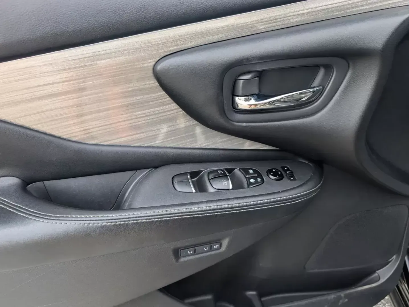 2016 /Black Nissan Murano SL (5N1AZ2MH8GN) with an Regular Unleaded V-6 3.5 L/213 engine, 1-Speed CVT w/OD transmission, located at 804 22nd Ave, Phenix City, AL, 36870, (334) 297-1860, 32.484749, -85.024475 - **Discover Your Next Adventure with the 2016 Nissan Murano SL AWD at Gils Auto - Phenix City #2!** <br /> <br /> Are you seeking a perfect blend of style, comfort, and versatility for your daily routines or weekend getaways? Look no further than this stunning 2016 Nissan Murano SL AWD! With its slee - Photo#8
