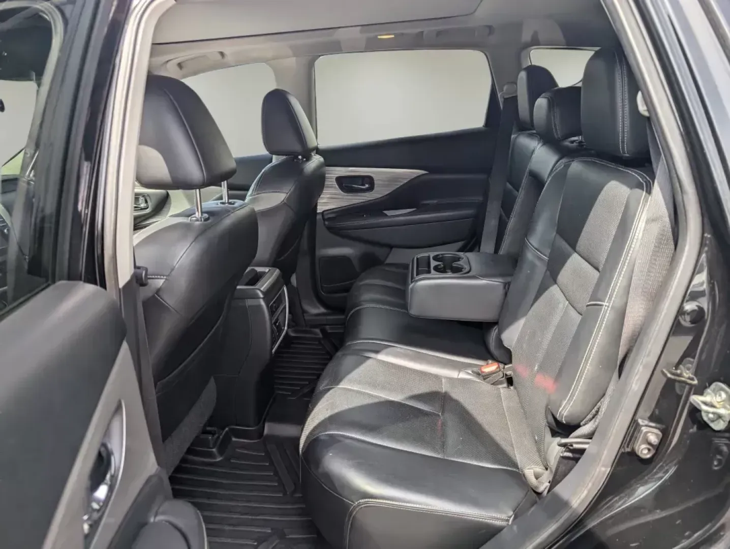 2016 /Black Nissan Murano SL (5N1AZ2MH8GN) with an Regular Unleaded V-6 3.5 L/213 engine, 1-Speed CVT w/OD transmission, located at 804 22nd Ave, Phenix City, AL, 36870, (334) 297-1860, 32.484749, -85.024475 - **Discover Your Next Adventure with the 2016 Nissan Murano SL AWD at Gils Auto - Phenix City #2!** <br /> <br /> Are you seeking a perfect blend of style, comfort, and versatility for your daily routines or weekend getaways? Look no further than this stunning 2016 Nissan Murano SL AWD! With its slee - Photo#10