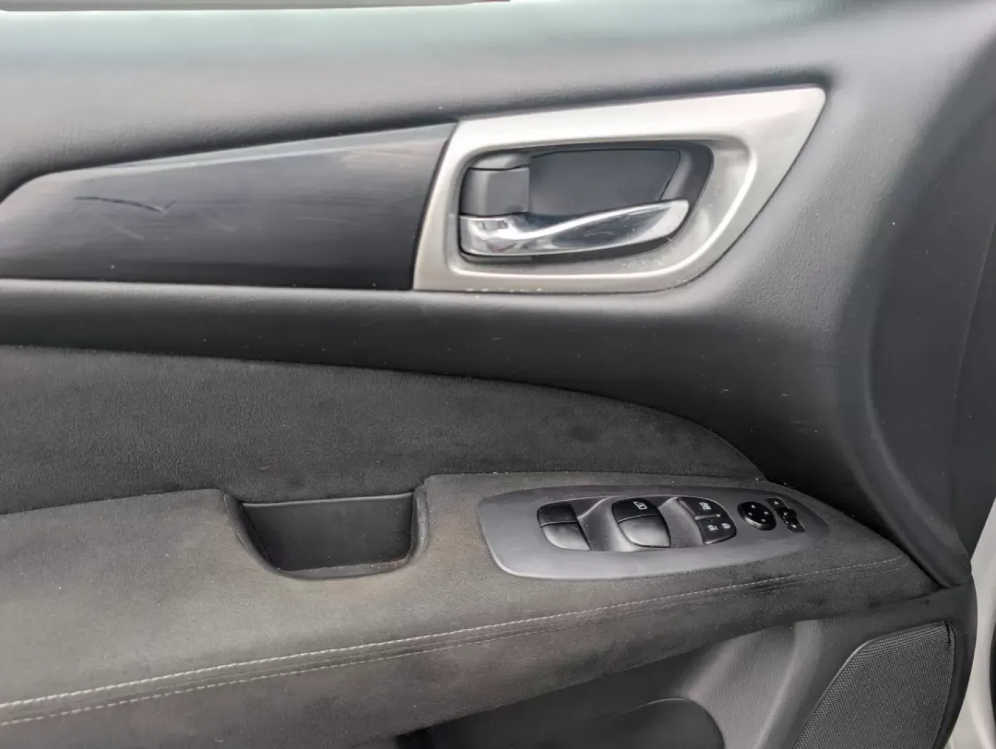 2016 Nissan Pathfinder S (5N1AR2MN0GC) with an Other engine, located at 5115 14th Ave., Columbus, GA, 31904, (706) 323-0345, 32.511494, -84.971046 - **Discover an Adventure with the 2016 Nissan Pathfinder S The Ideal Family SUV!**<br /> <br /> Are you searching for a reliable and spacious SUV that can seamlessly accommodate your family's lifestyle? Look no further than the 2016 Nissan Pathfinder S, now available at Gils Auto in Phenix City, AL. - Photo#8