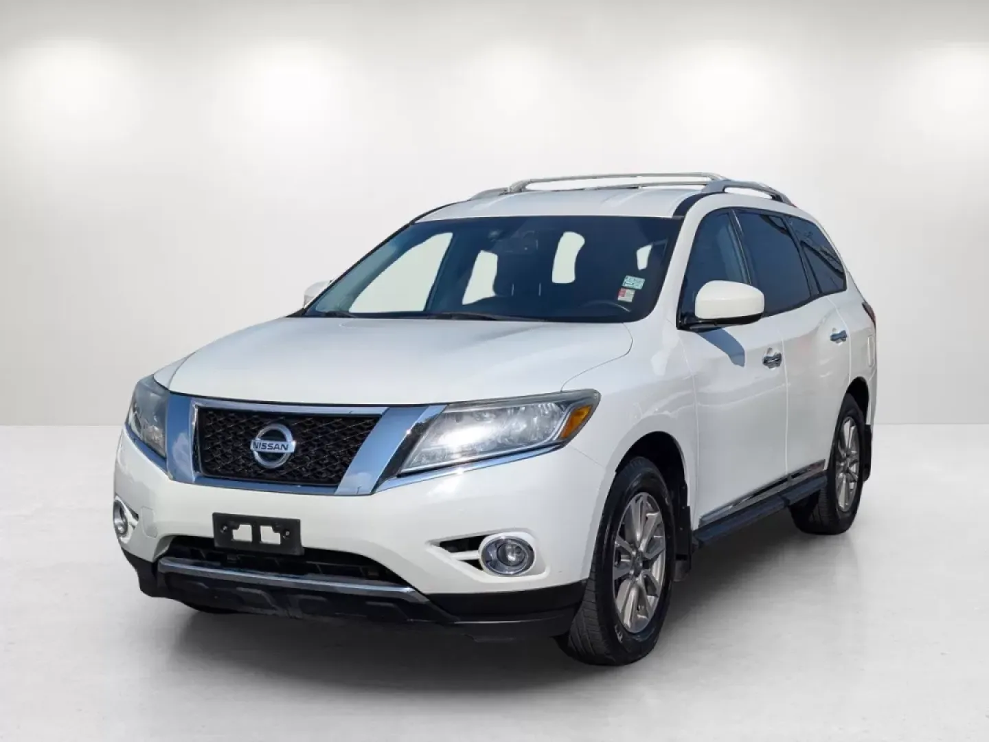2016 /Charcoal Nissan Pathfinder SL (5N1AR2MM5GC) with an Other engine, located at 3959 U.S. 80 W, Phenix City, AL, 36870, (334) 297-4885, 32.469296, -85.135185 - Discover the perfect vehicle for your next family adventure with the 2016 Nissan Pathfinder SL, now available at Gils Auto in Phenix City, AL. Designed for growing families and weekend explorers alike, this SUV offers spacious comfort, advanced technology, and reliable performance, making it an idea - Photo#1