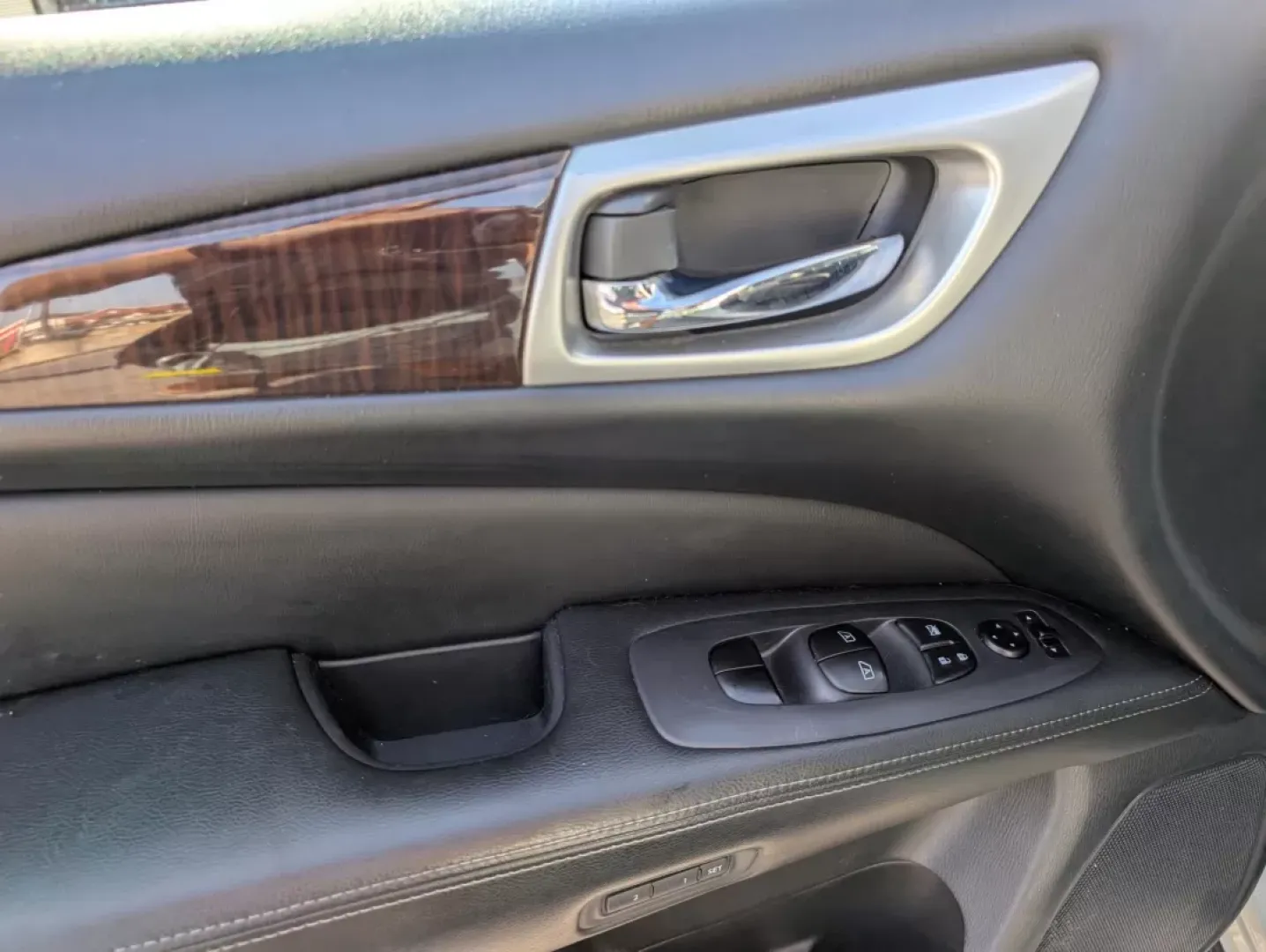 2016 /Charcoal Nissan Pathfinder SL (5N1AR2MM5GC) with an Other engine, located at 3959 U.S. 80 W, Phenix City, AL, 36870, (334) 297-4885, 32.469296, -85.135185 - Discover the perfect vehicle for your next family adventure with the 2016 Nissan Pathfinder SL, now available at Gils Auto in Phenix City, AL. Designed for growing families and weekend explorers alike, this SUV offers spacious comfort, advanced technology, and reliable performance, making it an idea - Photo#9