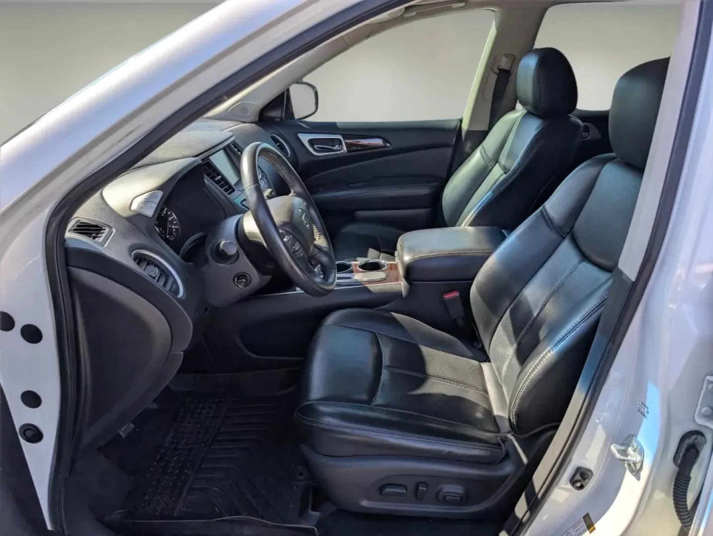 2016 /Charcoal Nissan Pathfinder Platinum (5N1AR2MN8GC) with an Other engine, located at 7000 Northlake Connector, Columbus, GA, 31904, (706) 987-8085, 32.524975, -84.978134 - **Explore the Open Road in Style and Comfort with the 2016 Nissan Pathfinder Platinum at Gils Auto in Phenix City, AL!**<br /> <br /> Are you seeking a versatile and reliable SUV that can keep up with your family's dynamic lifestyle? Whether you're taking the kids to soccer practice, heading out for - Photo#9