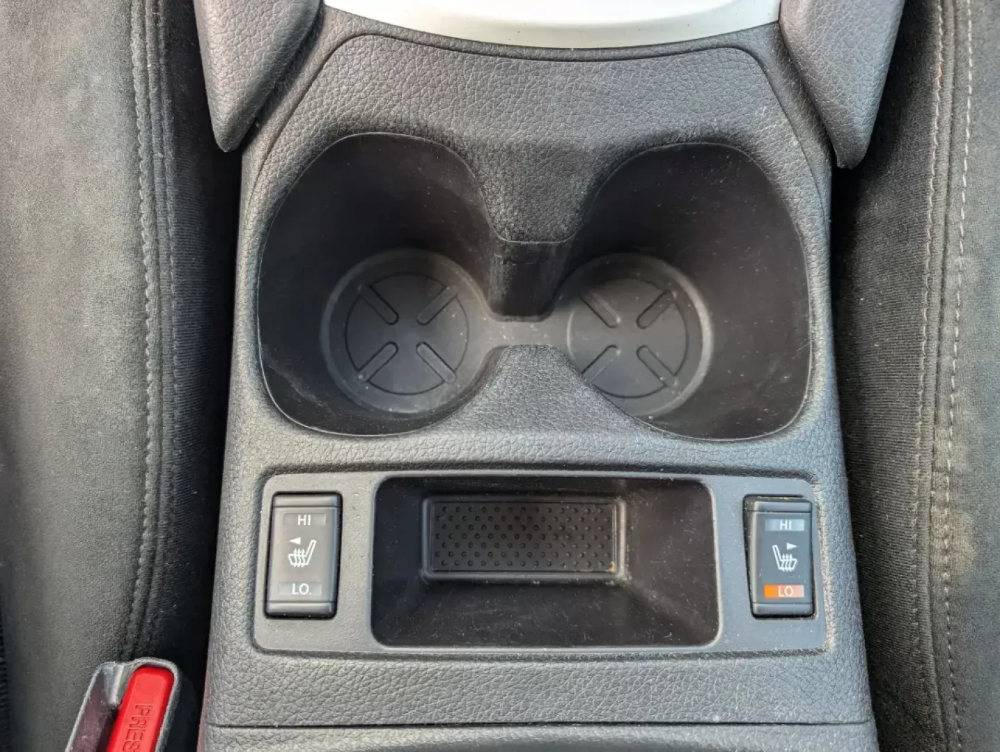 2016 /Charcoal Nissan Rogue SV (5N1AT2MV4GC) with an Regular Unleaded I-4 2.5 L/152 engine, 1-Speed CVT w/OD transmission, located at 1430 Gateway Drive, Opelika, AL, 36801, (334) 239-0944, 32.637871, -85.409790 - 2016 Nissan Rogue SV - Photo#12