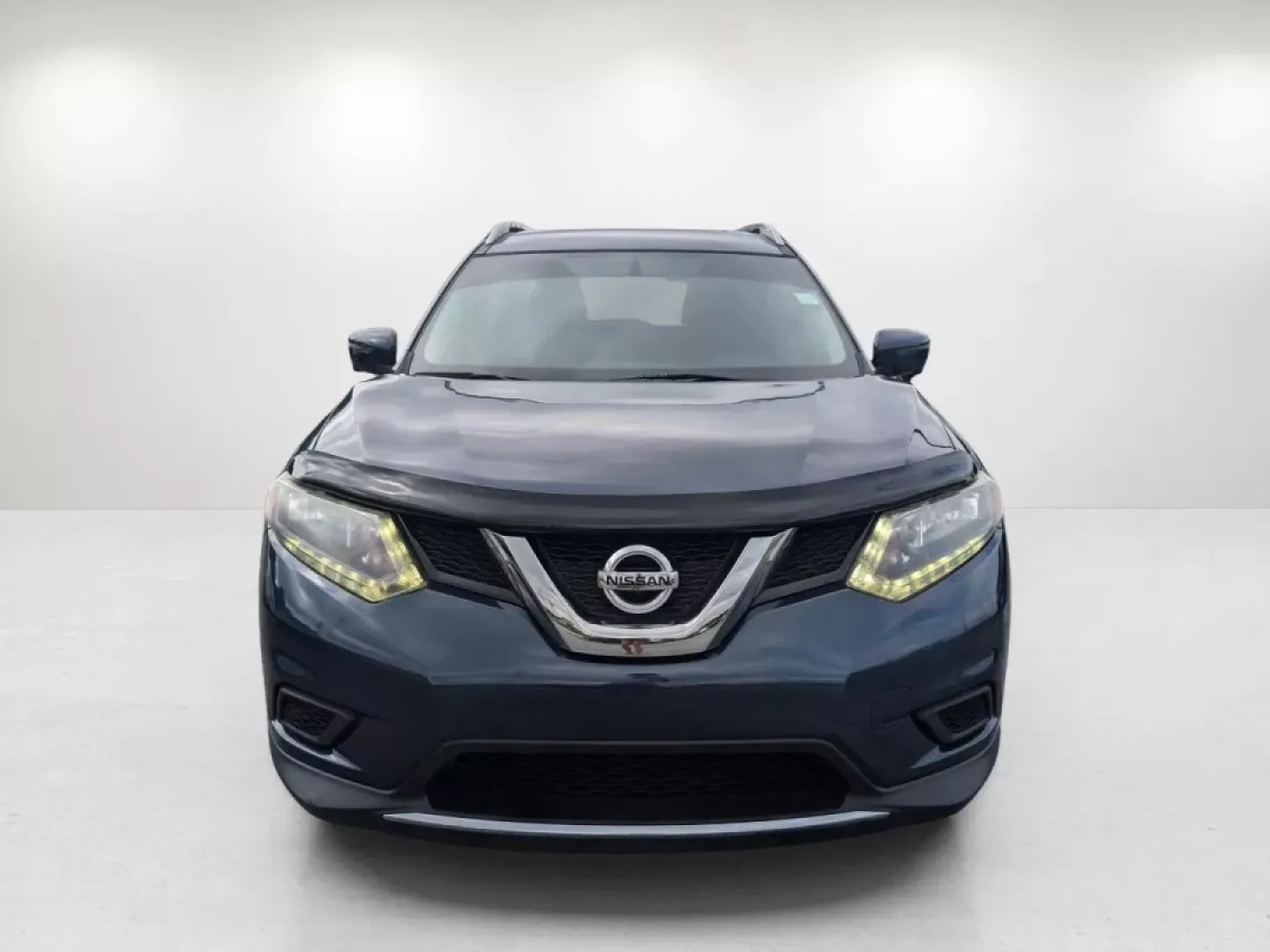 2016 /Charcoal Nissan Rogue SV (5N1AT2MT7GC) with an Other engine, located at 804 22nd Ave, Phenix City, AL, 36870, (334) 297-1860, 32.484749, -85.024475 - Discover the perfect blend of style, comfort, and functionality with this stunning 2016 Nissan Rogue SV, available now at Gils Auto in Phenix City, AL. Whether you're navigating busy city streets or embarking on a weekend adventure, this spacious SUV is designed to fit your lifestyle seamlessly. Wit - Photo#1